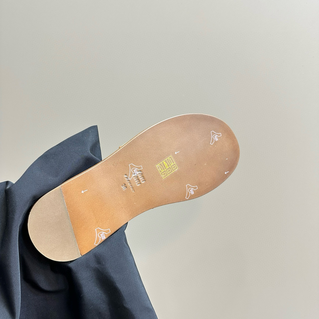 Miu Miu Embroidered woven sandals beach slippers