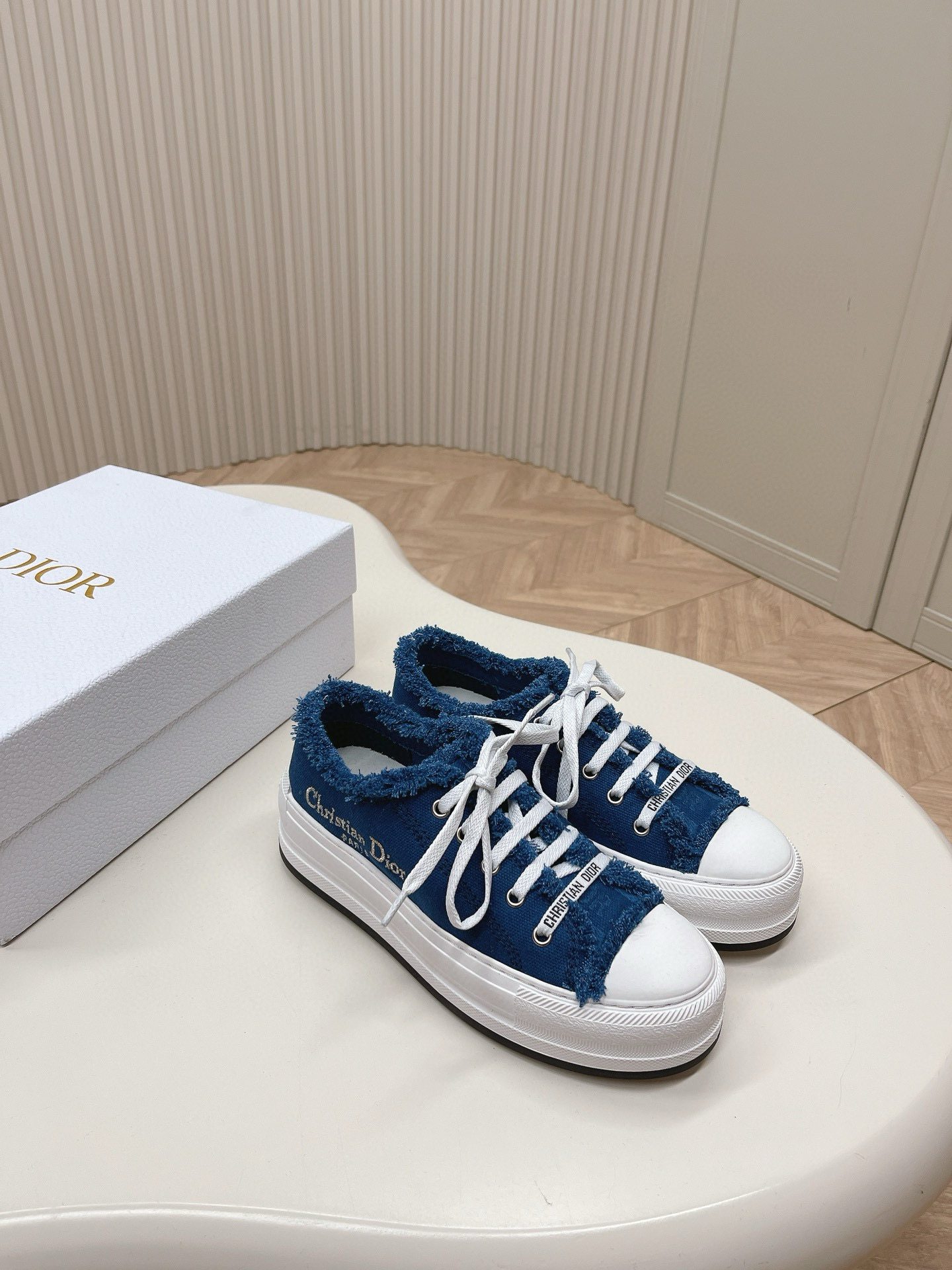 DIOR Walk'n Sneakers