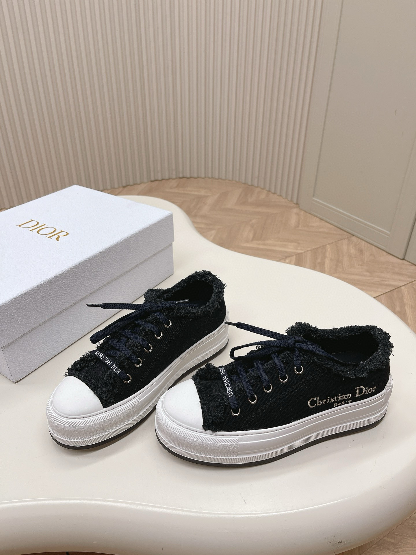 DIOR Walk'n Sneakers