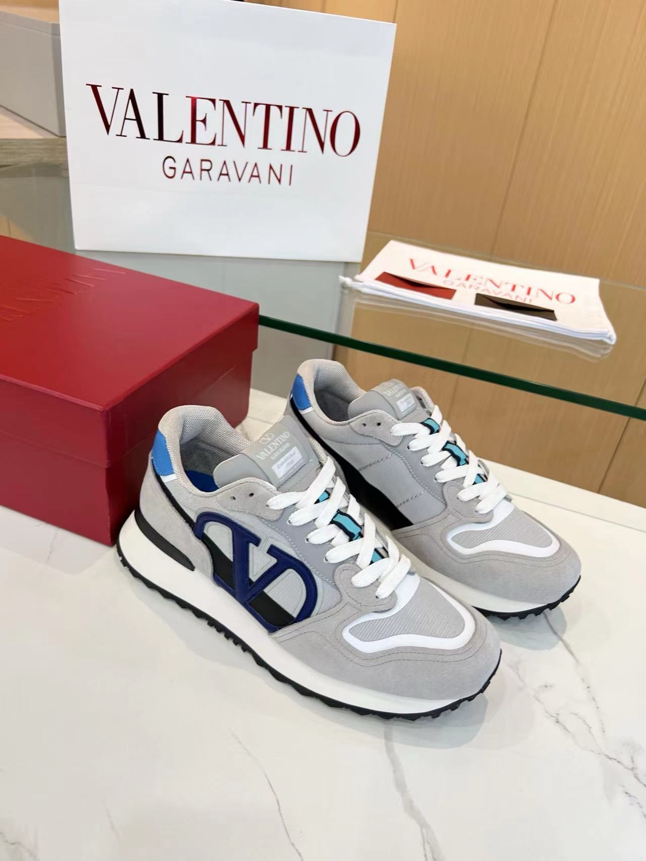 VALENTINO Sneakers