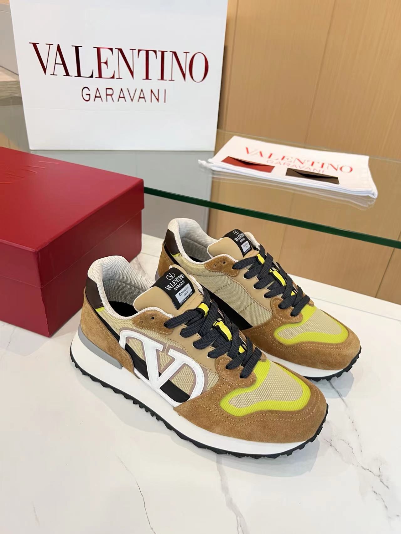 VALENTINO Sneakers