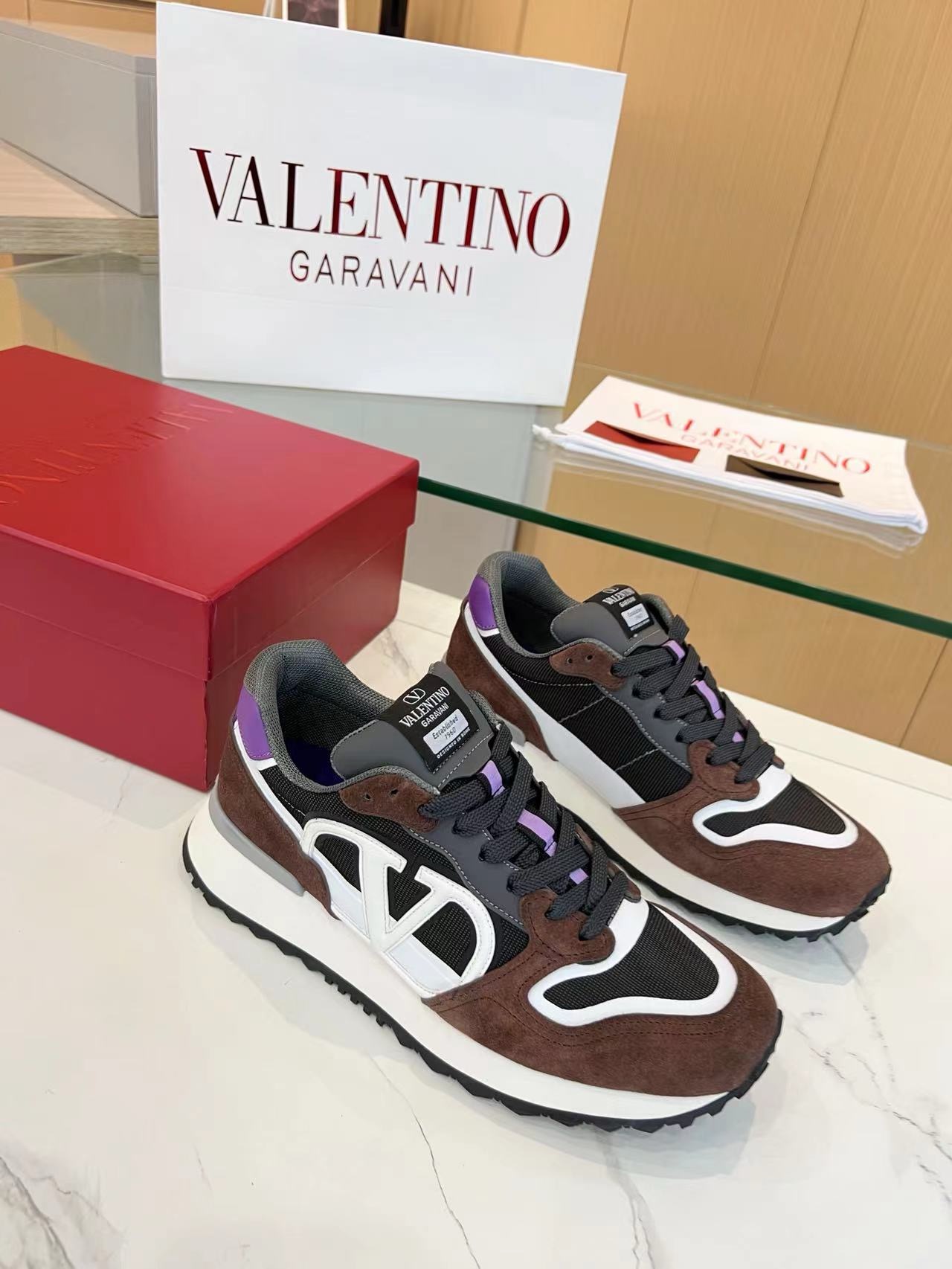 VALENTINO Sneakers