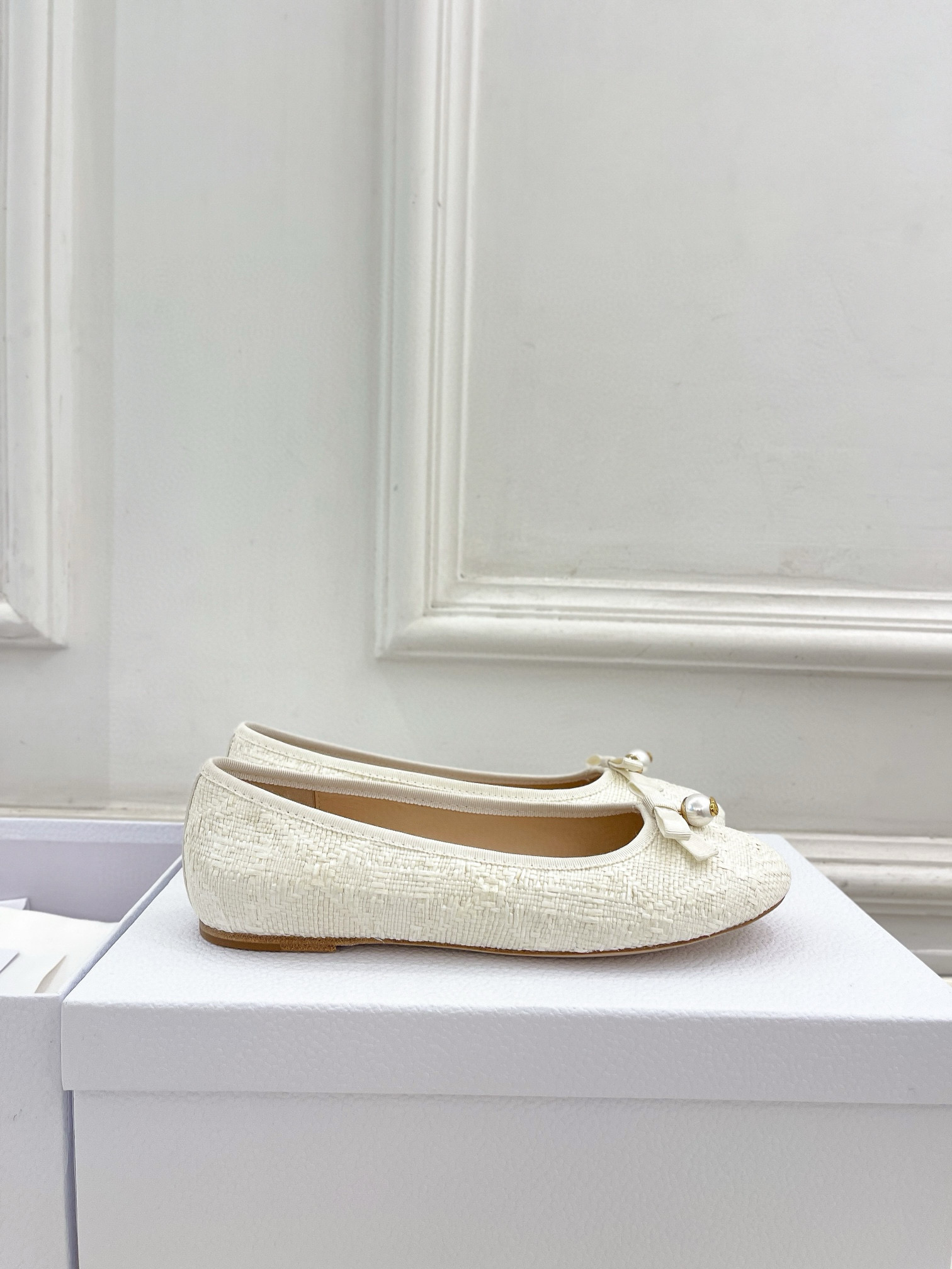 DIOR straw pearl ballet shoes
