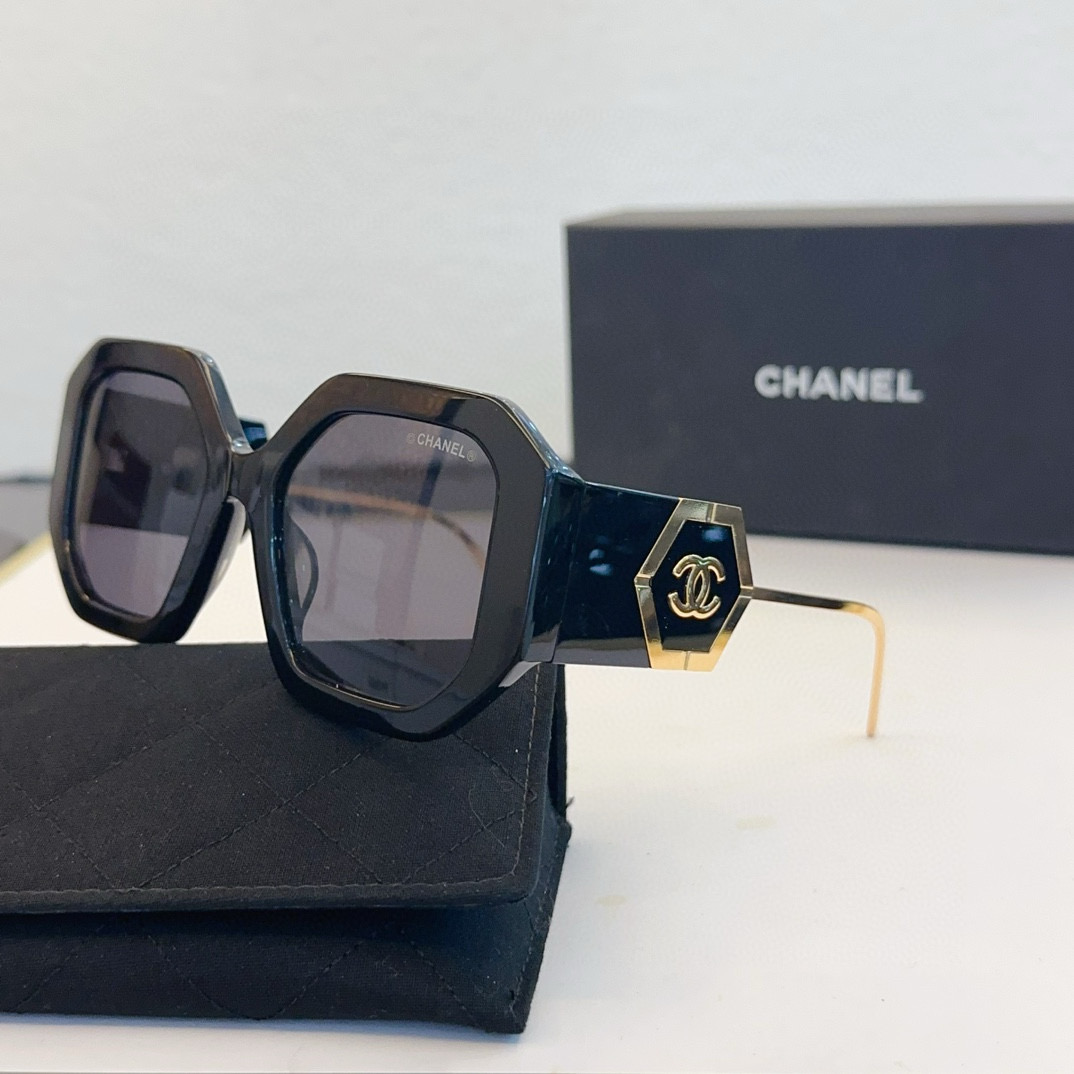 CHANEL sunglasses