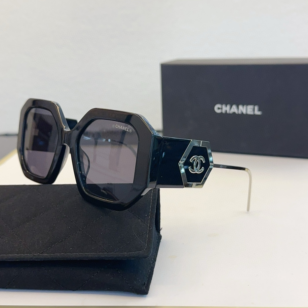 CHANEL sunglasses
