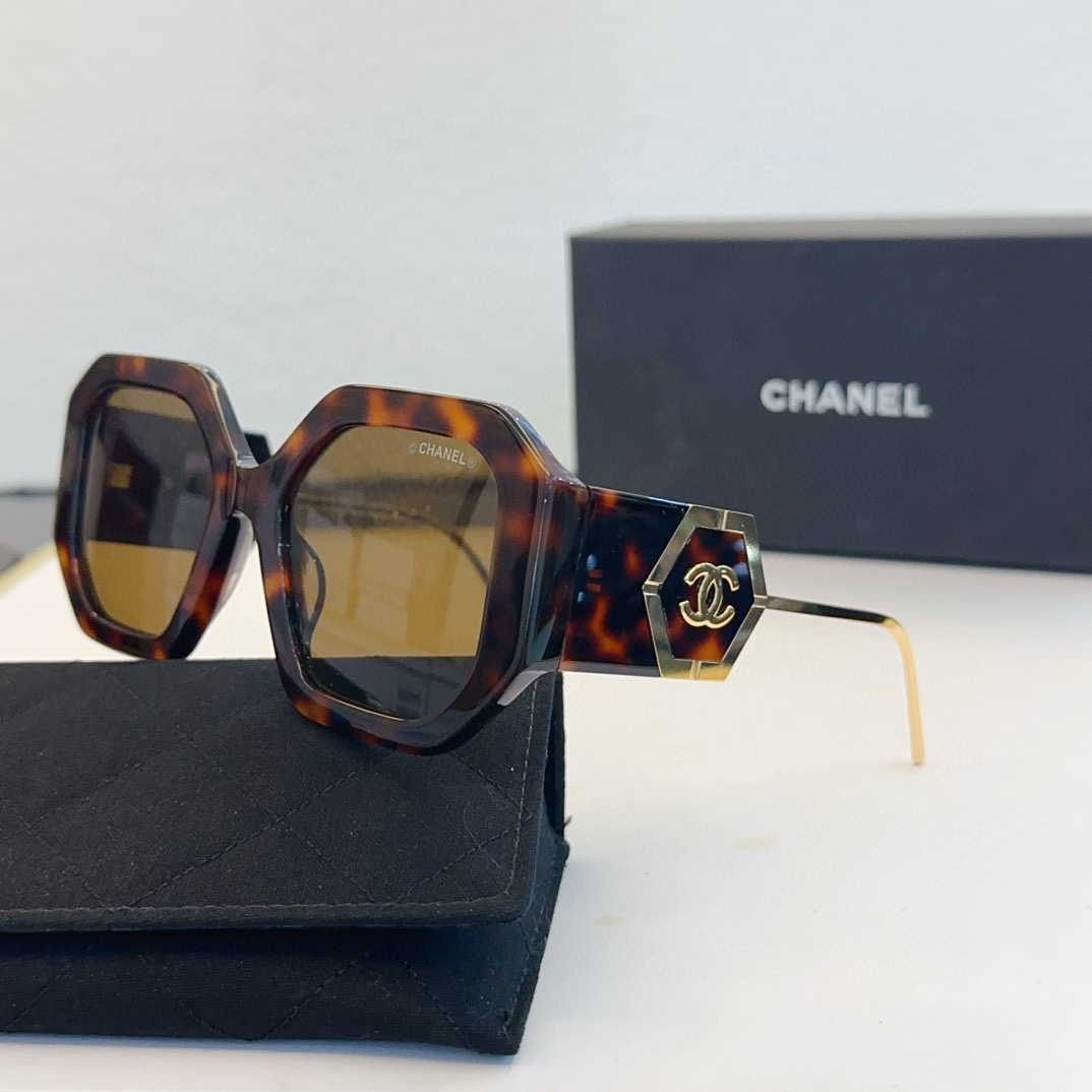 CHANEL sunglasses