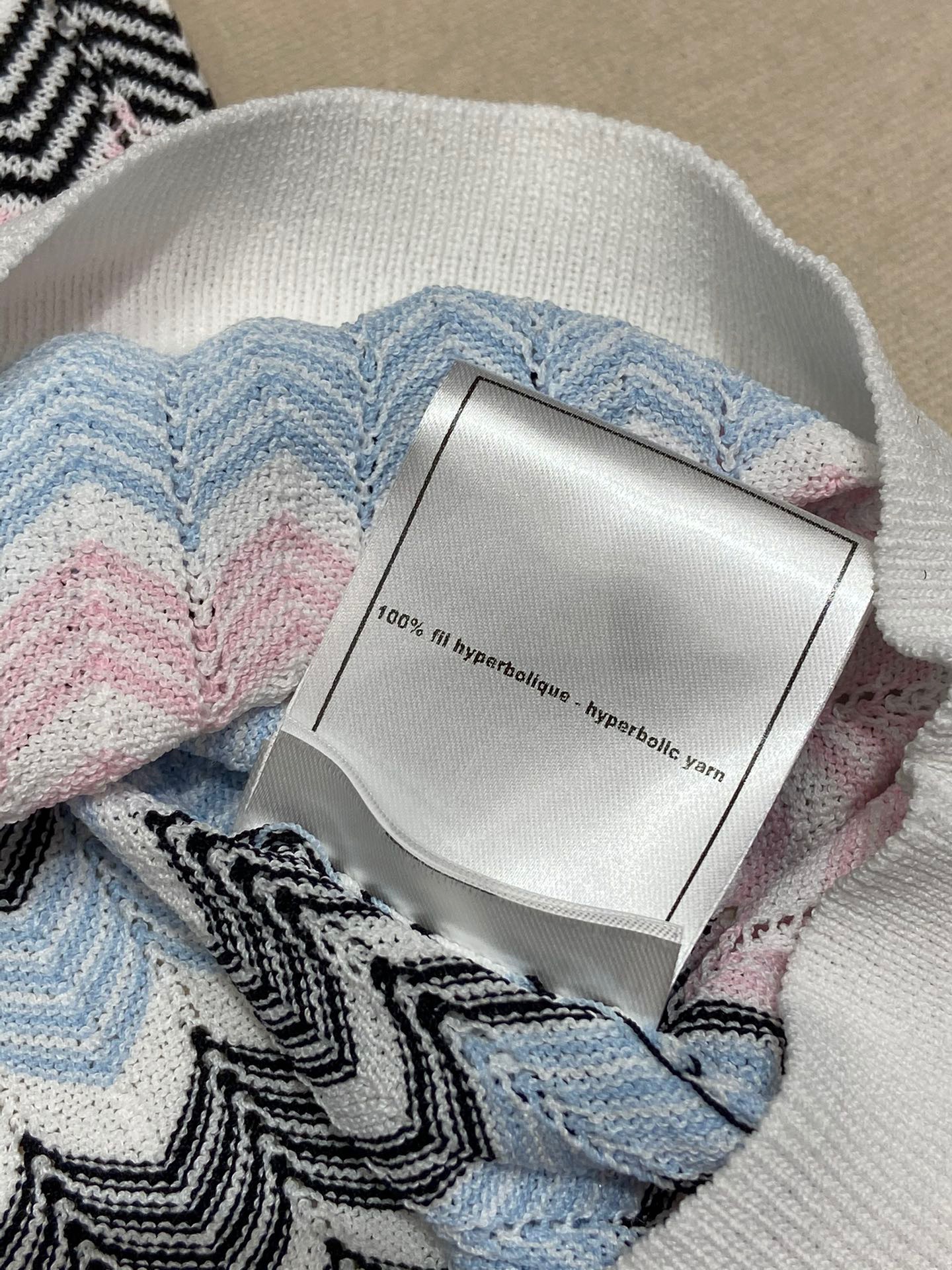 CHANEL Knitted ice silk round neck short sleeve