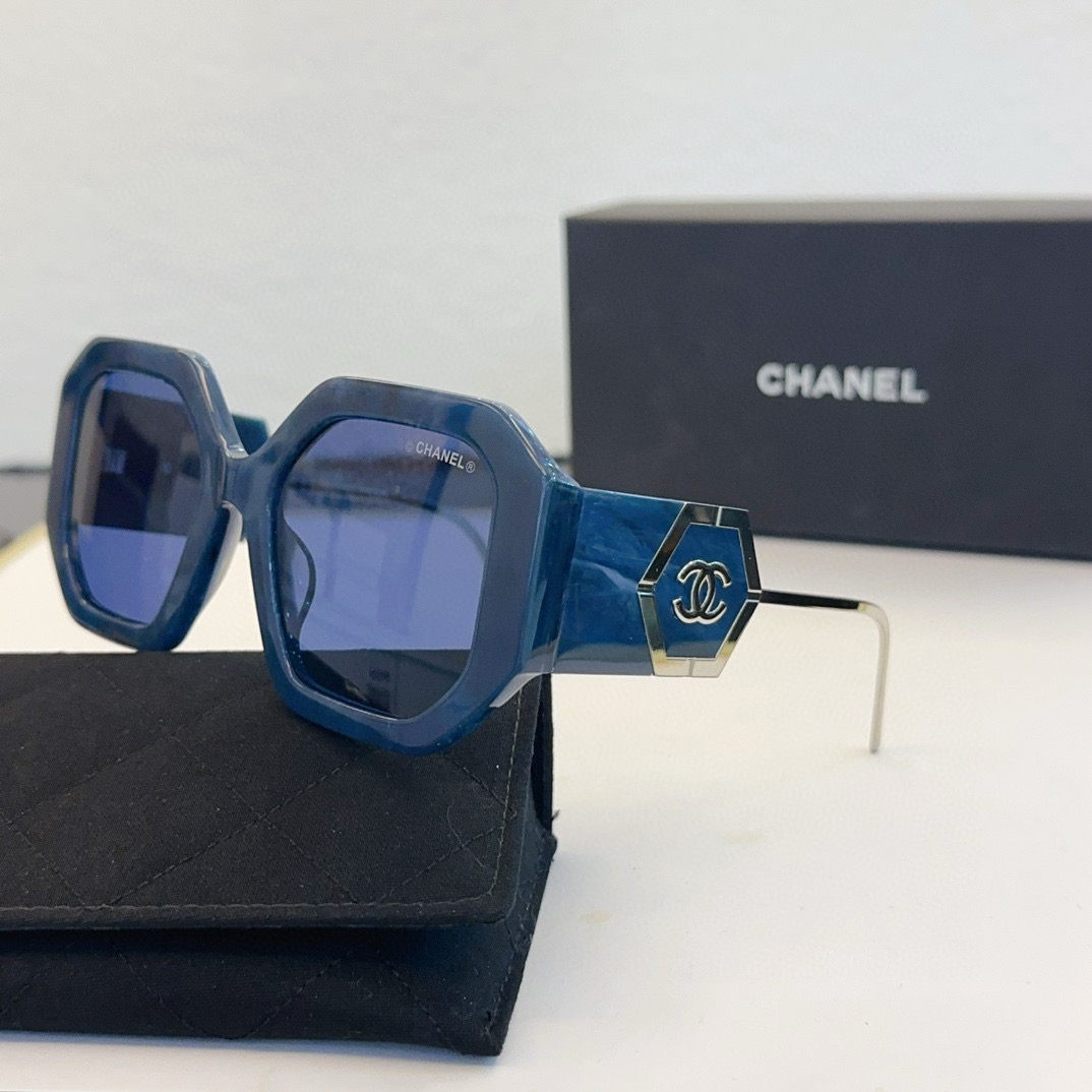 CHANEL sunglasses
