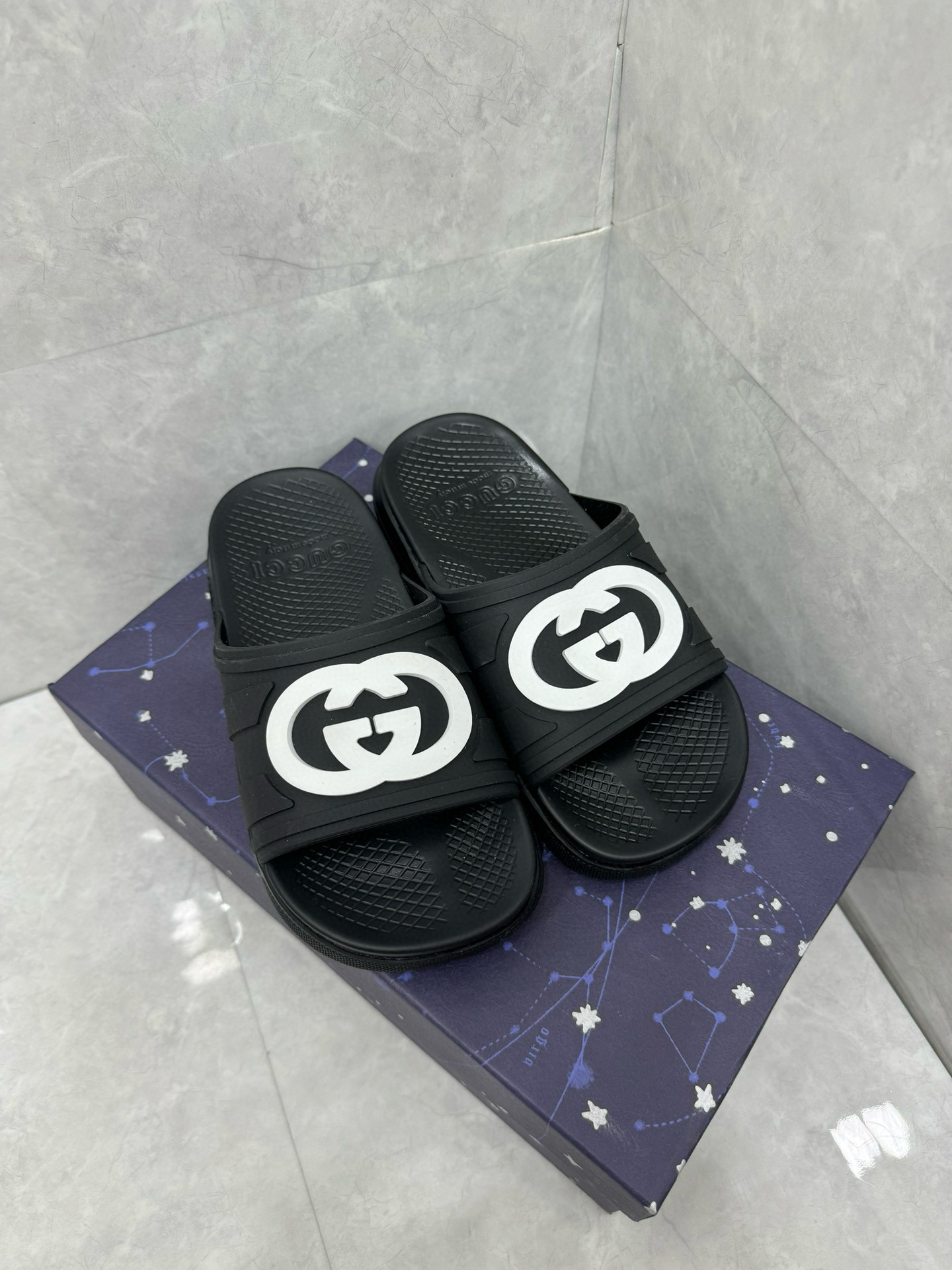 GUCCI Slides