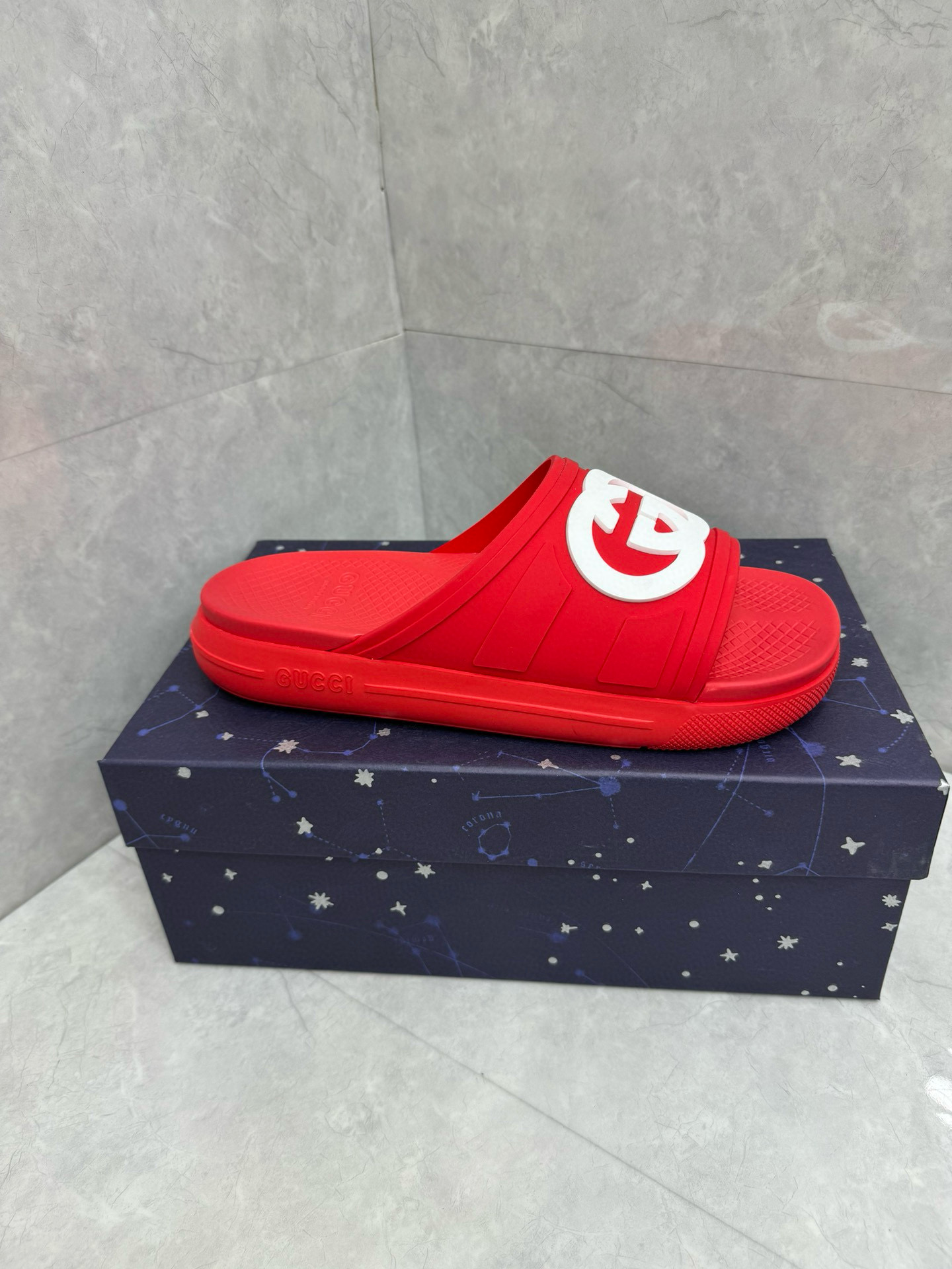 GUCCI Slides