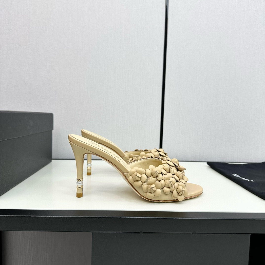 CHANEL floral high-heeled slippers