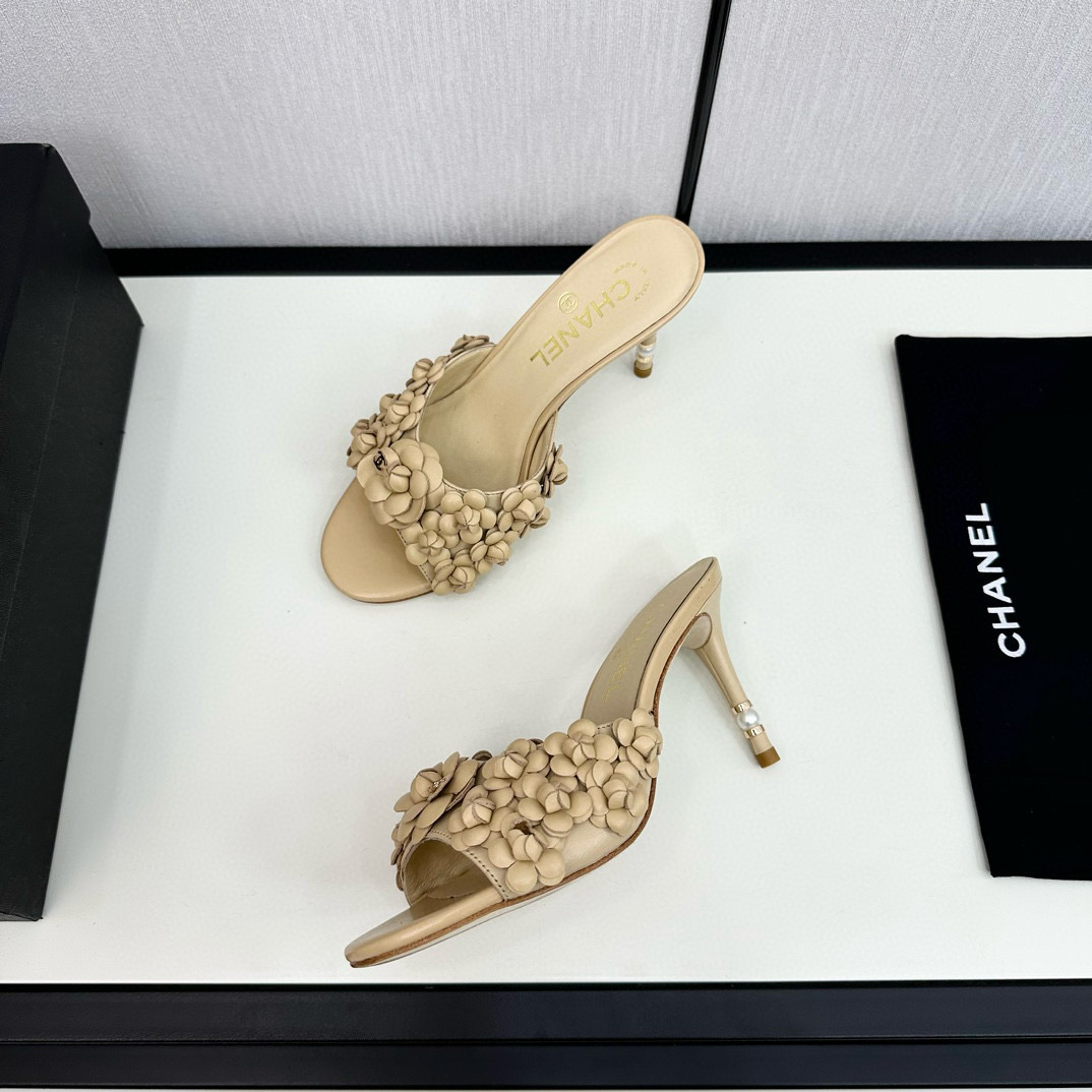 CHANEL floral high-heeled slippers