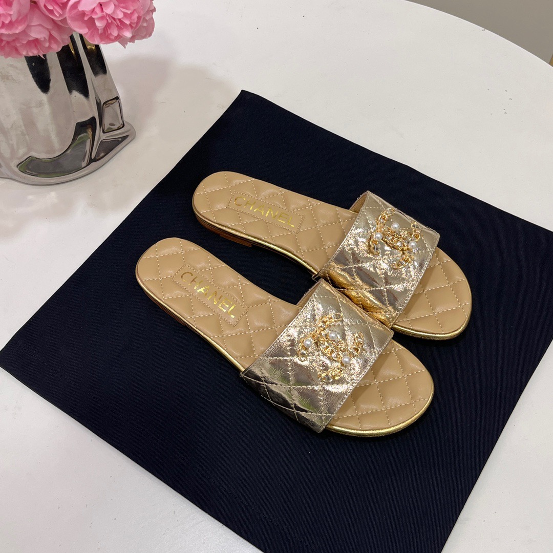 CHANEL Slippers