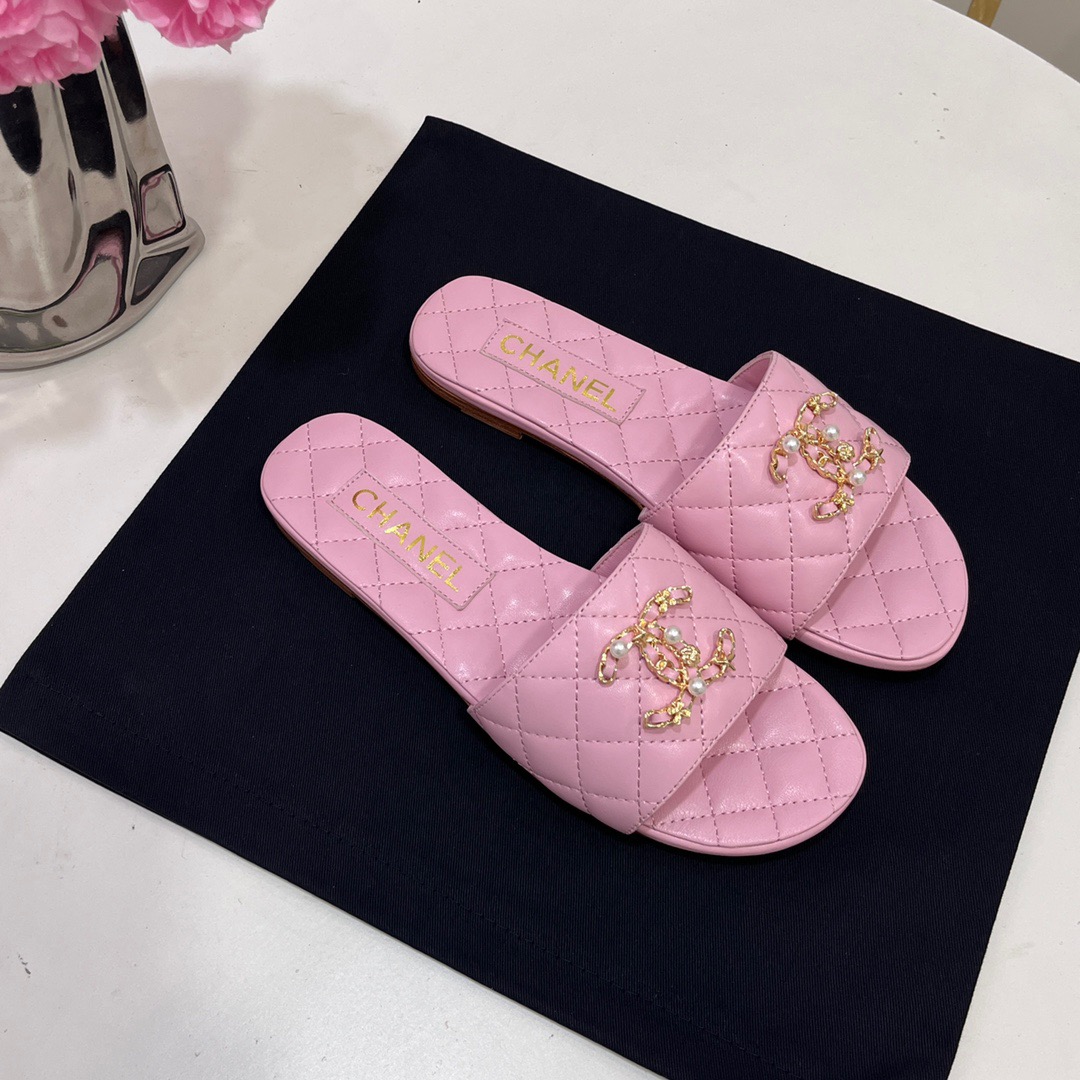 CHANEL Slippers