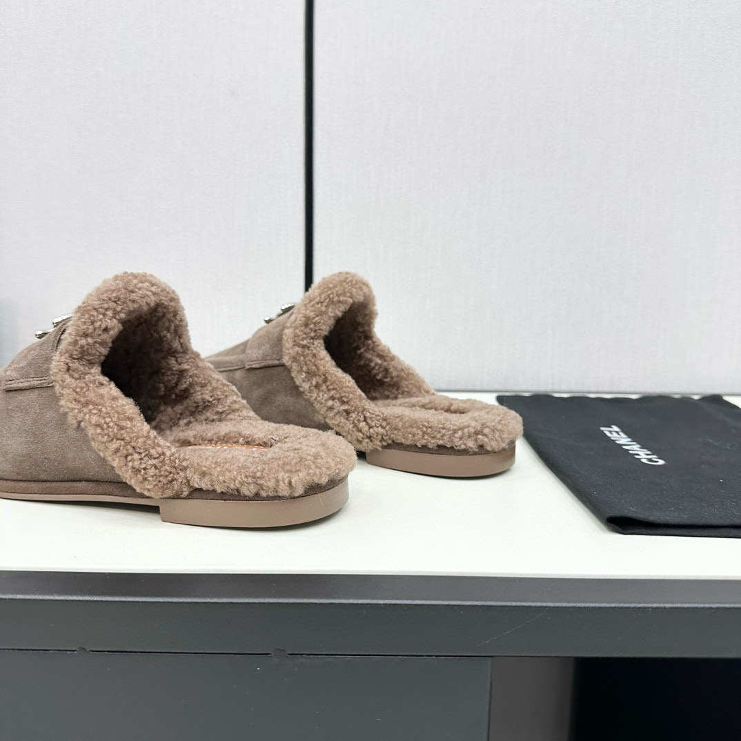 CHANEL Wool  Slippers
