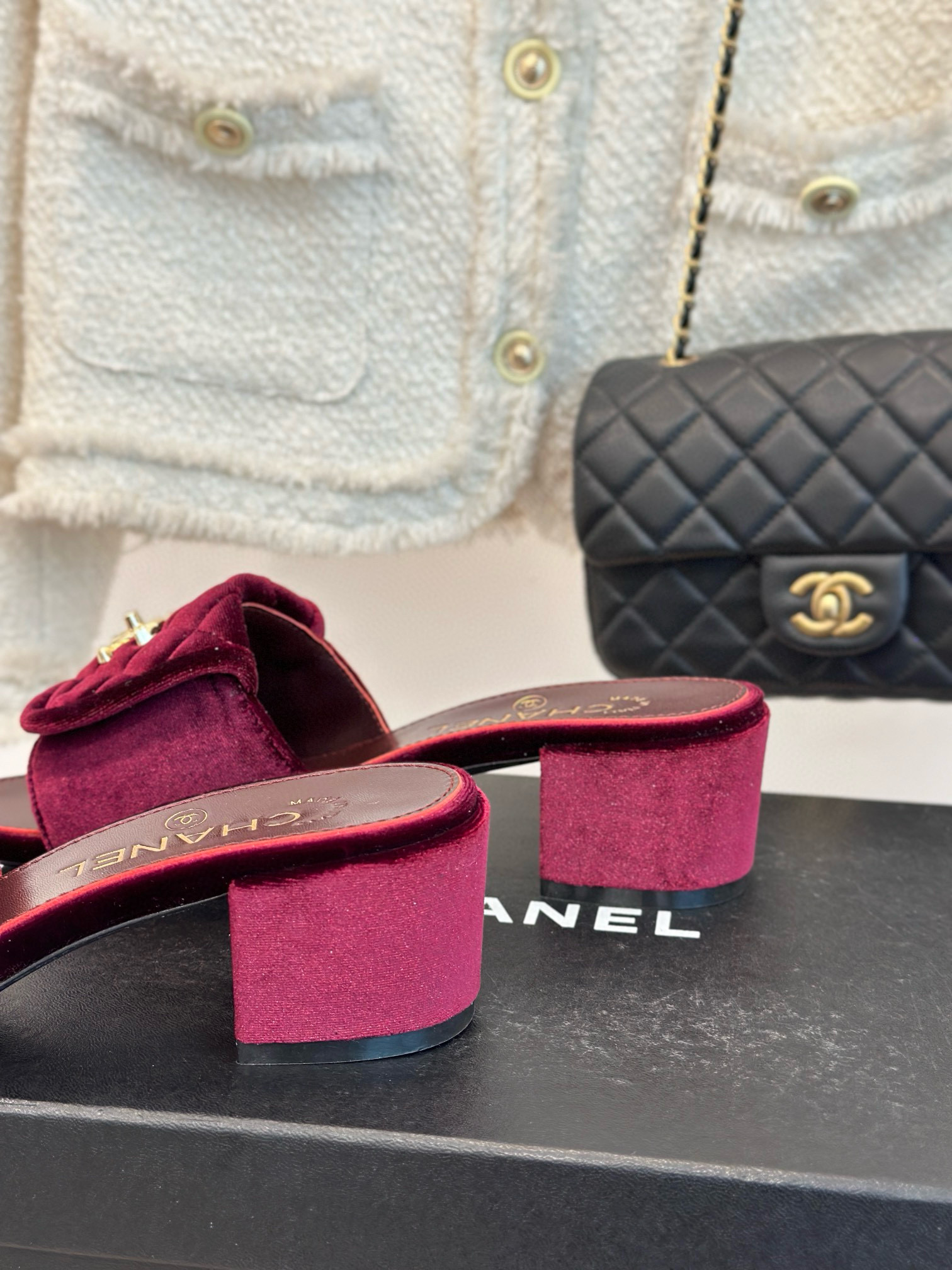 CHANEL Slippers