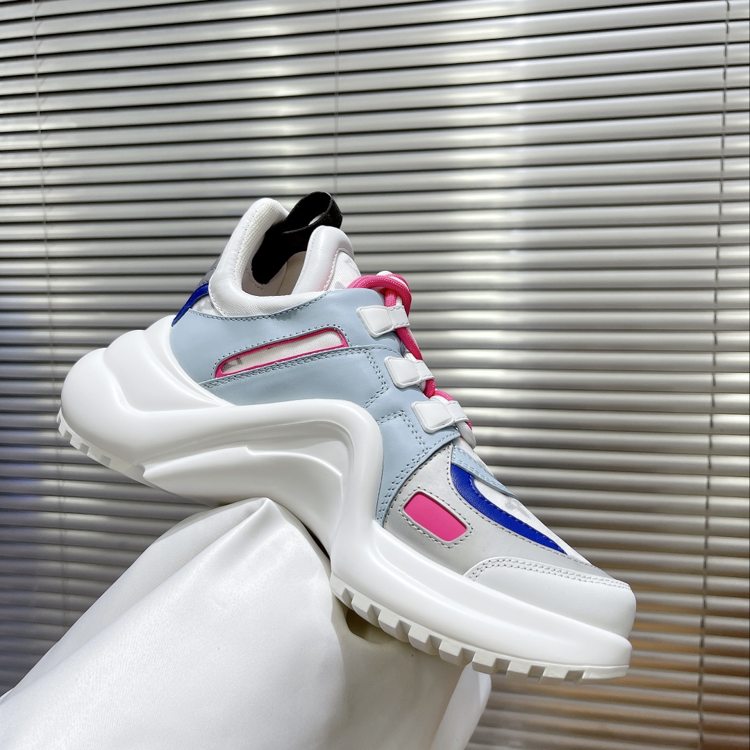 LOUIS VUITTON SNEAKERS