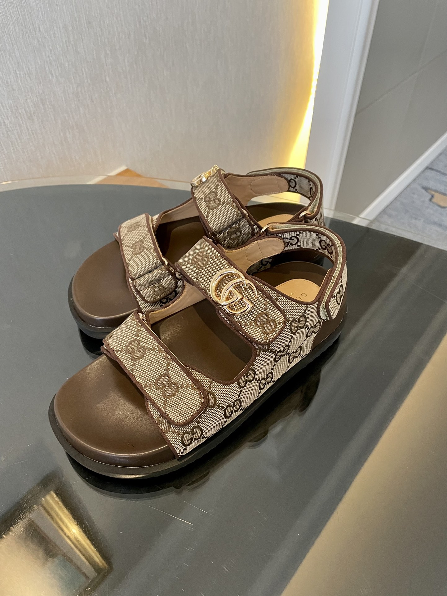 GUCCI SANDALS