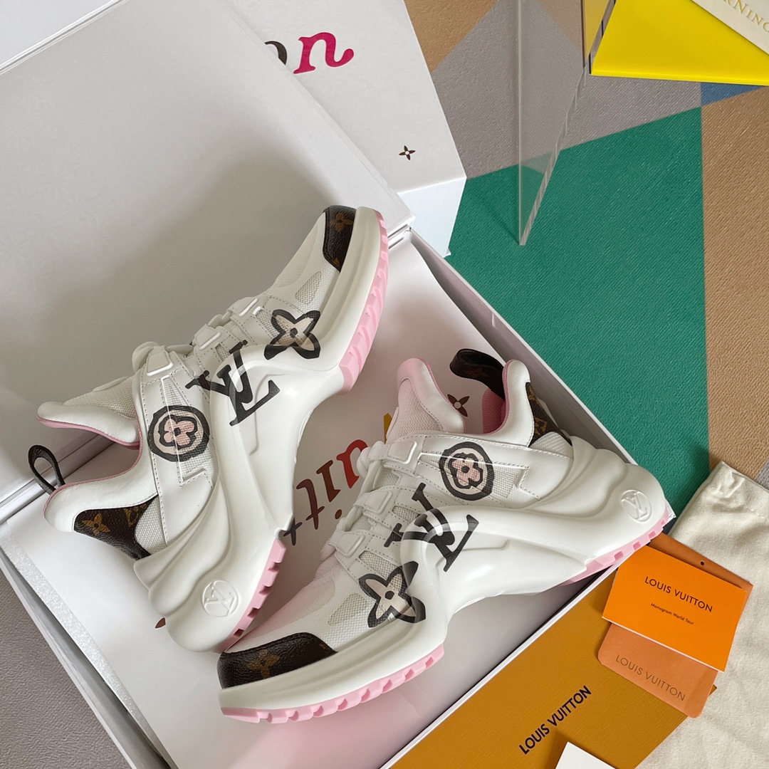 LOUIS VUITTON SNEAKERS