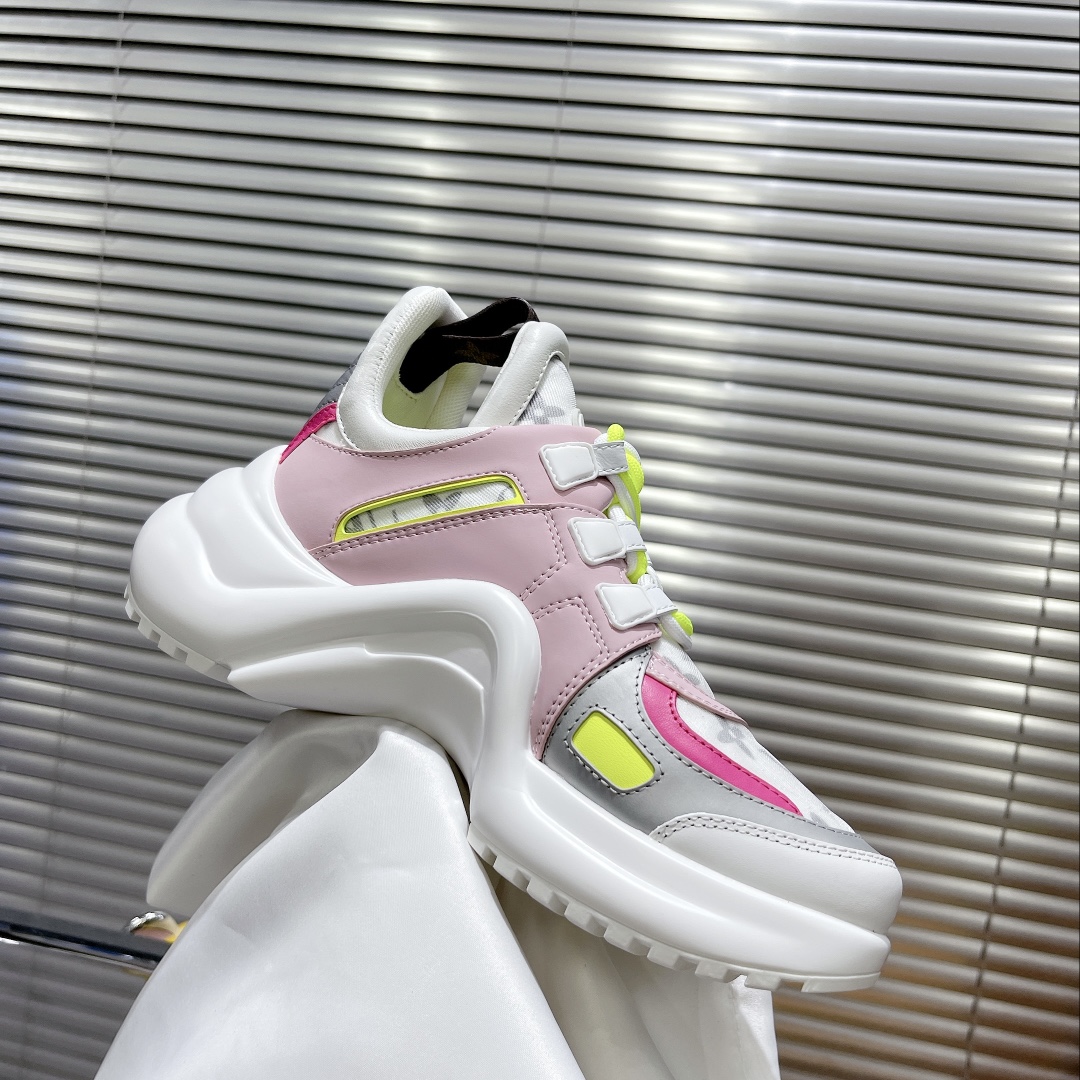 LOUIS VUITTON SNEAKERS