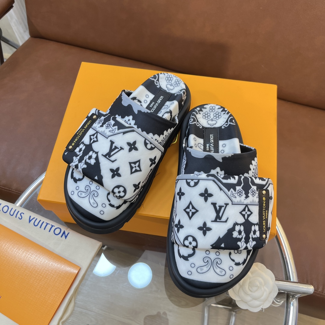 LOUIS VUITTON SLIDES