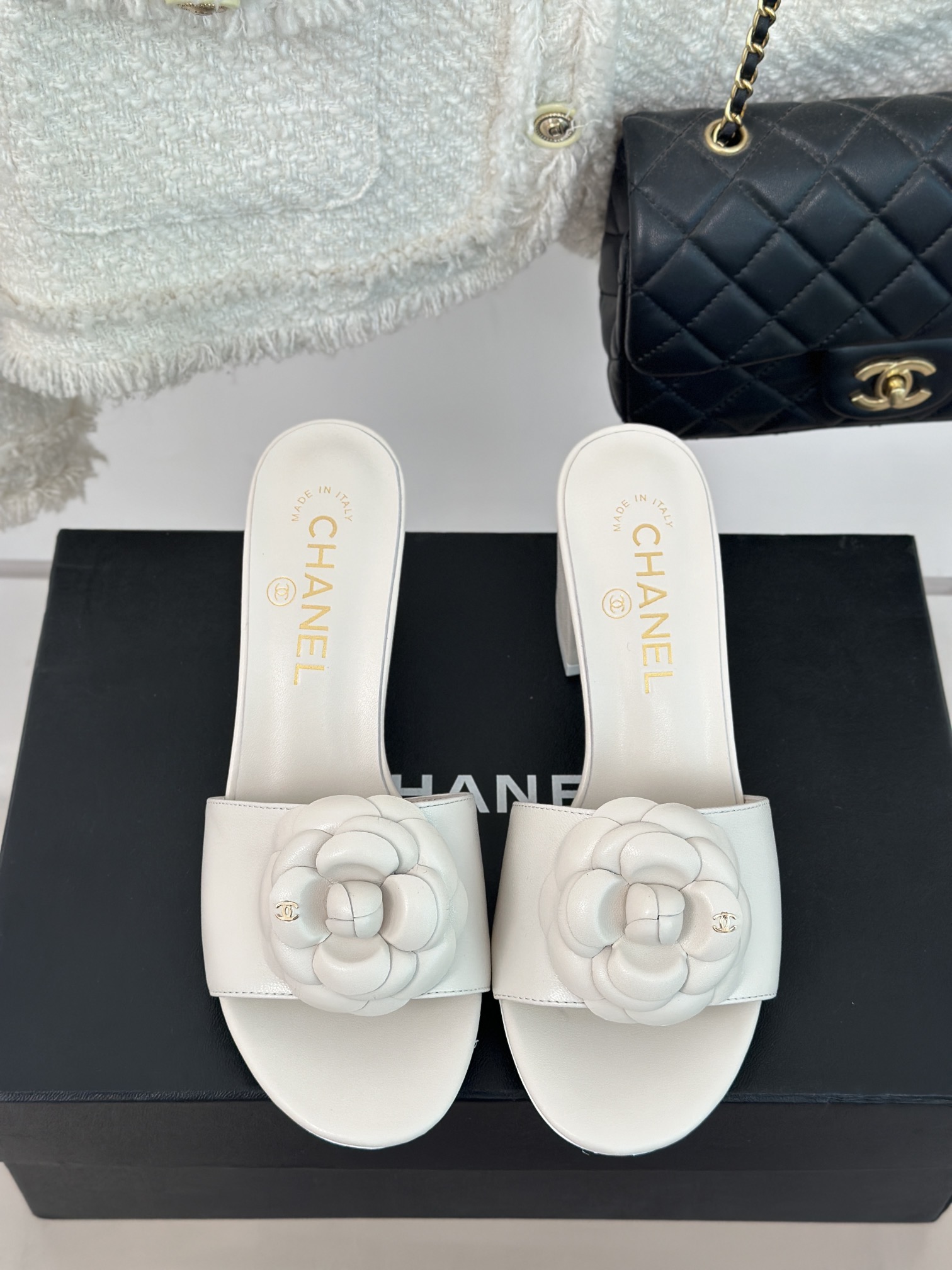 CHANEL SLIDES
