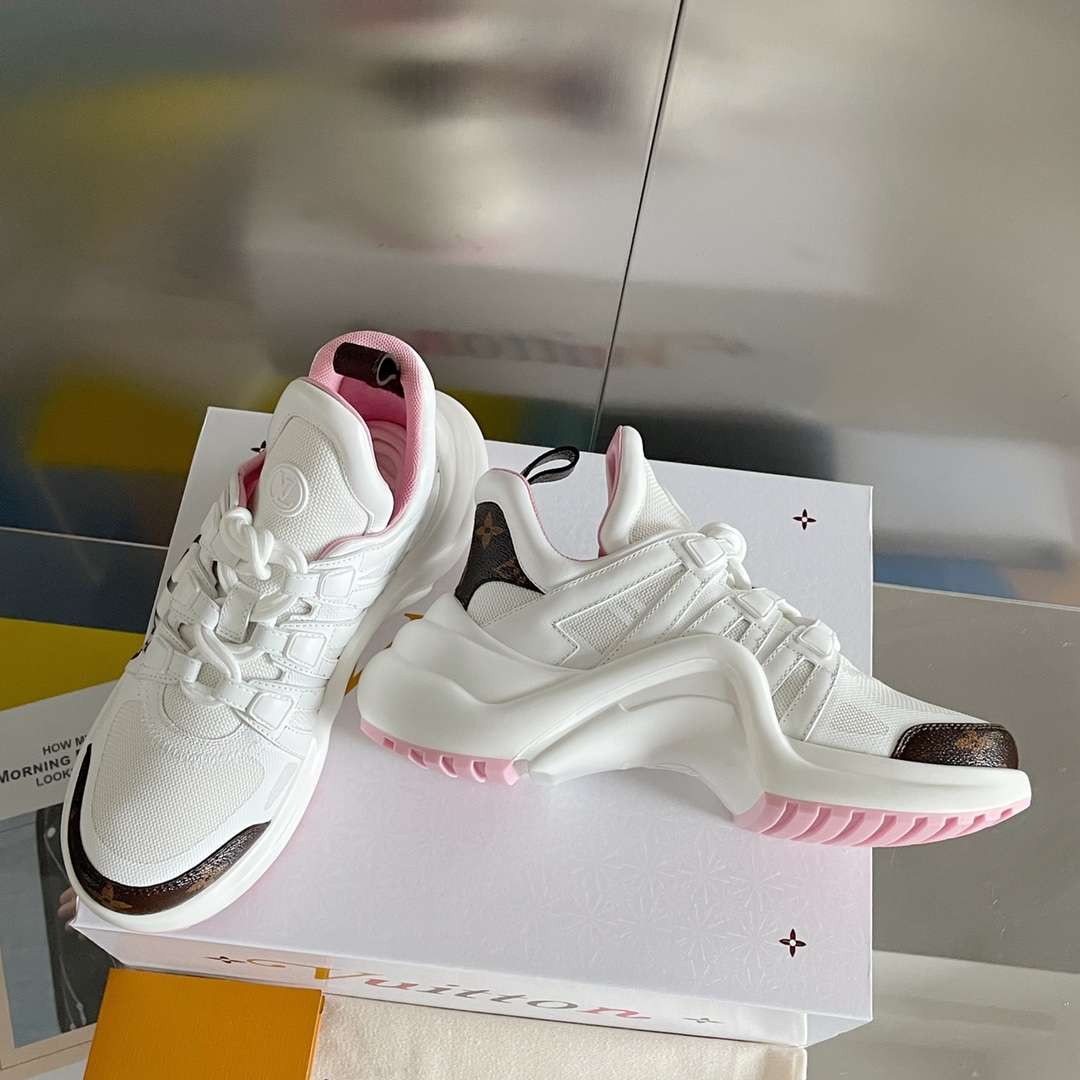 LOUIS VUITTON SNEAKERS