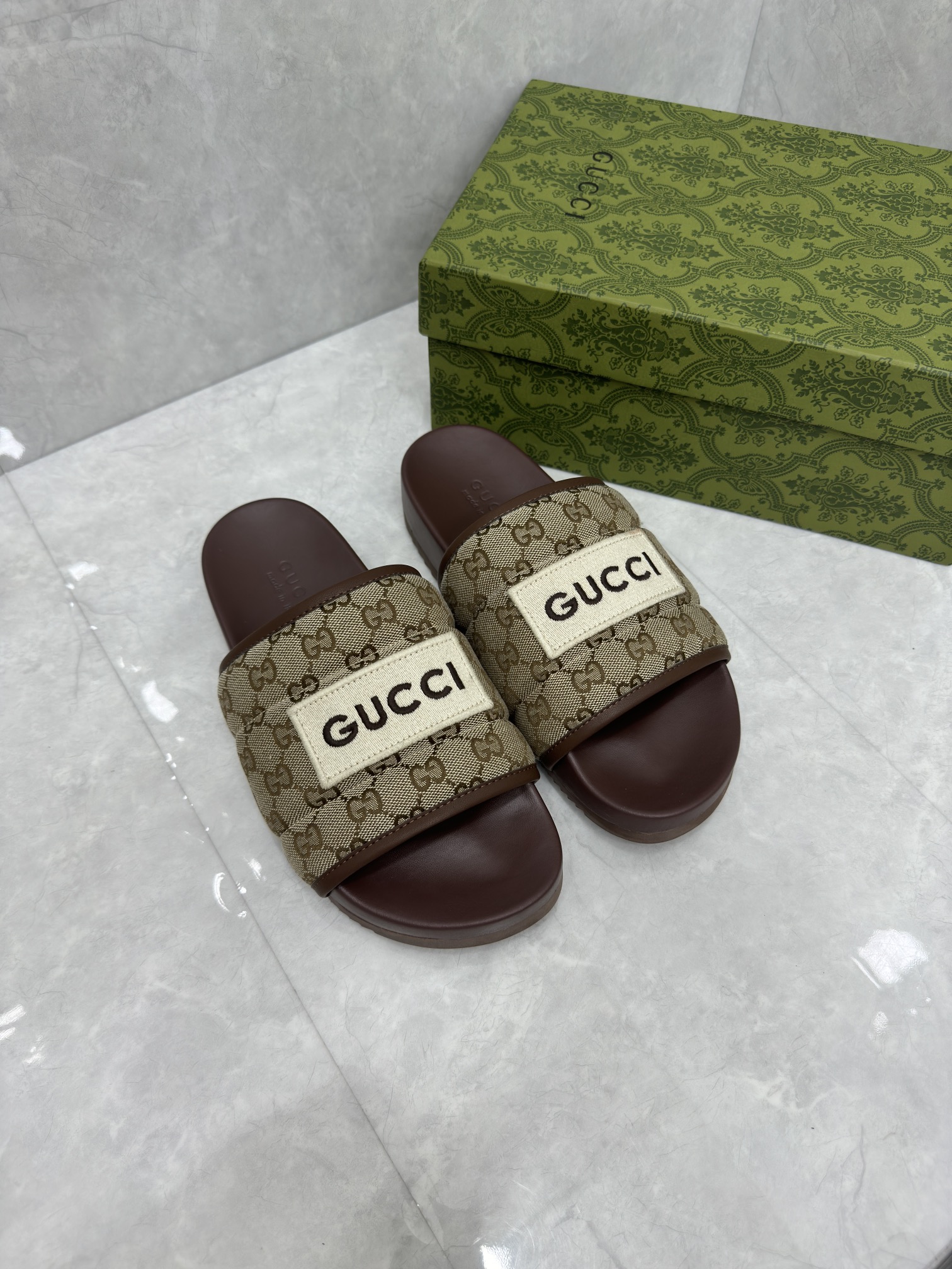 GUCCI SLIDES