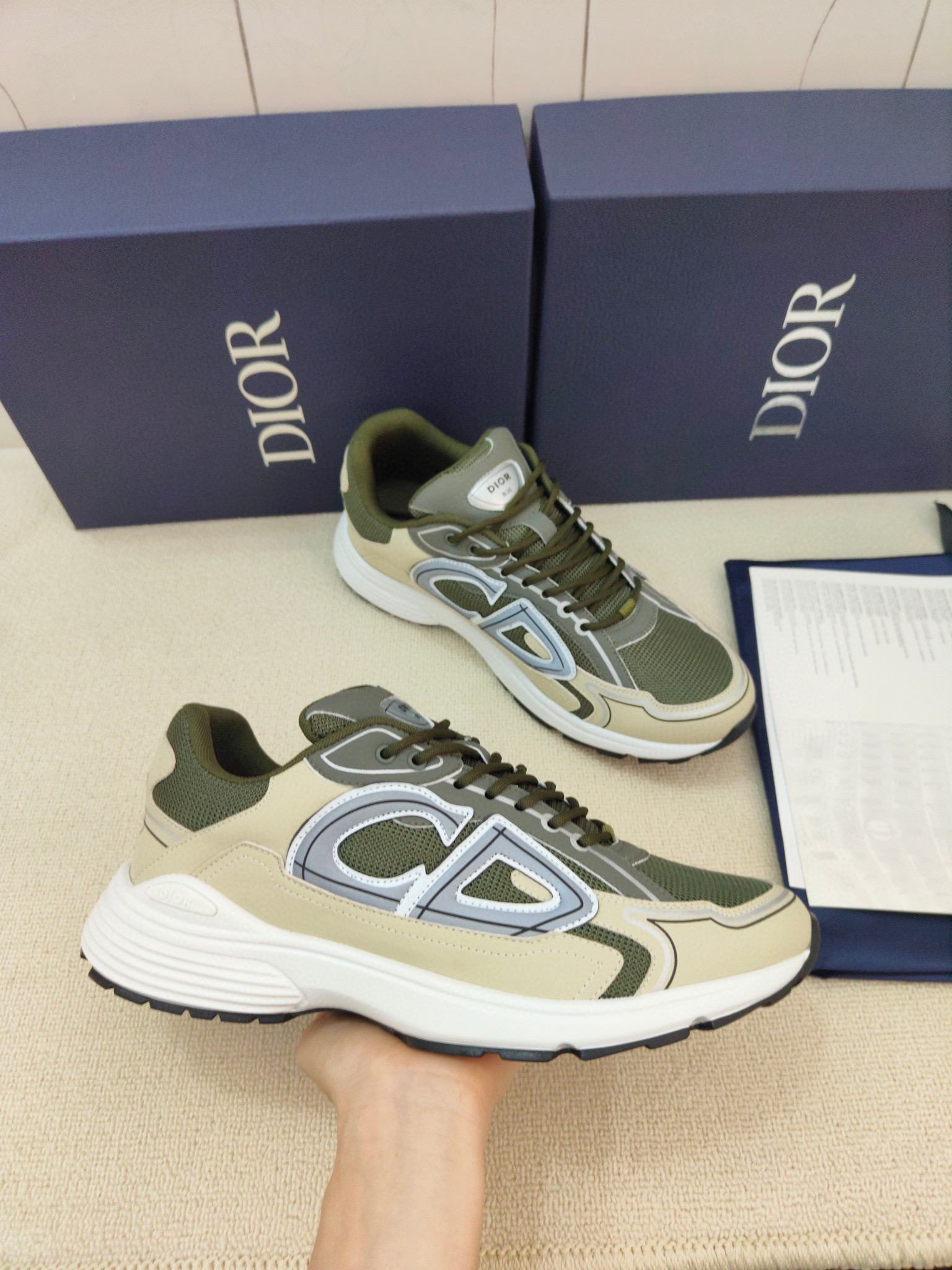 DIOR B30 SNEAKERS