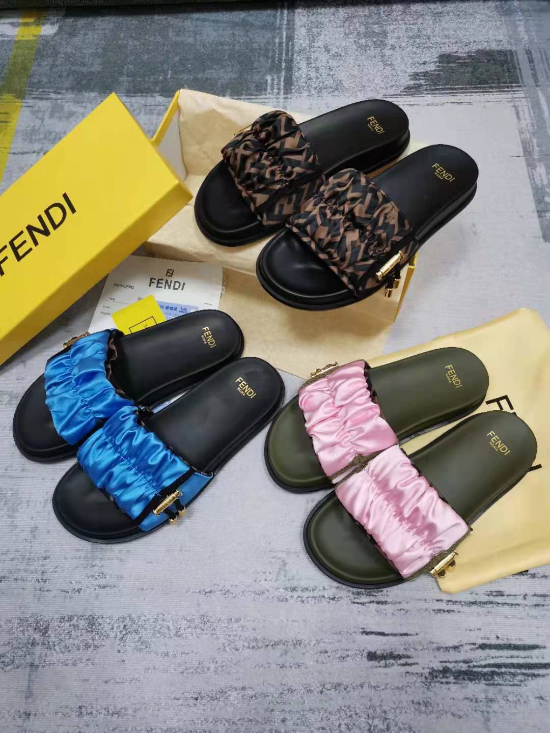 FENDI SLIDES