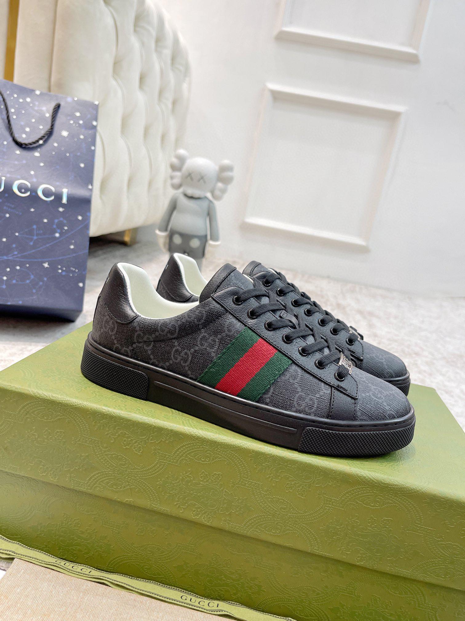 WOMEN'S GUCCI ACE SNEAKER WITH WEB