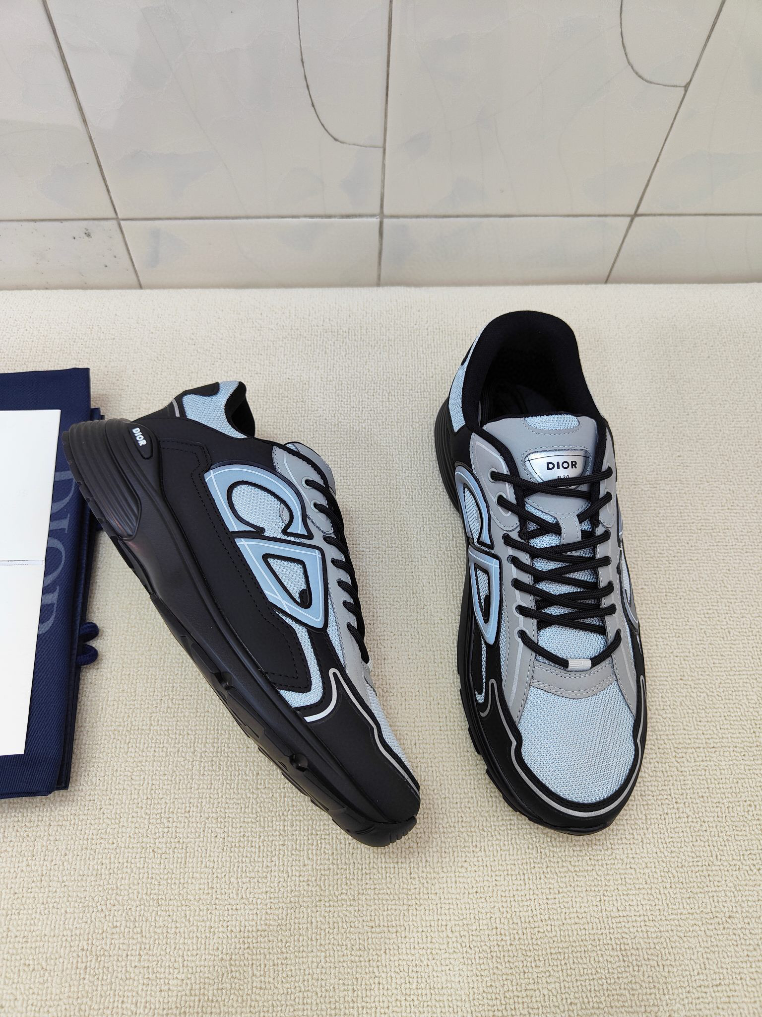 DIOR B30 SNEAKERS