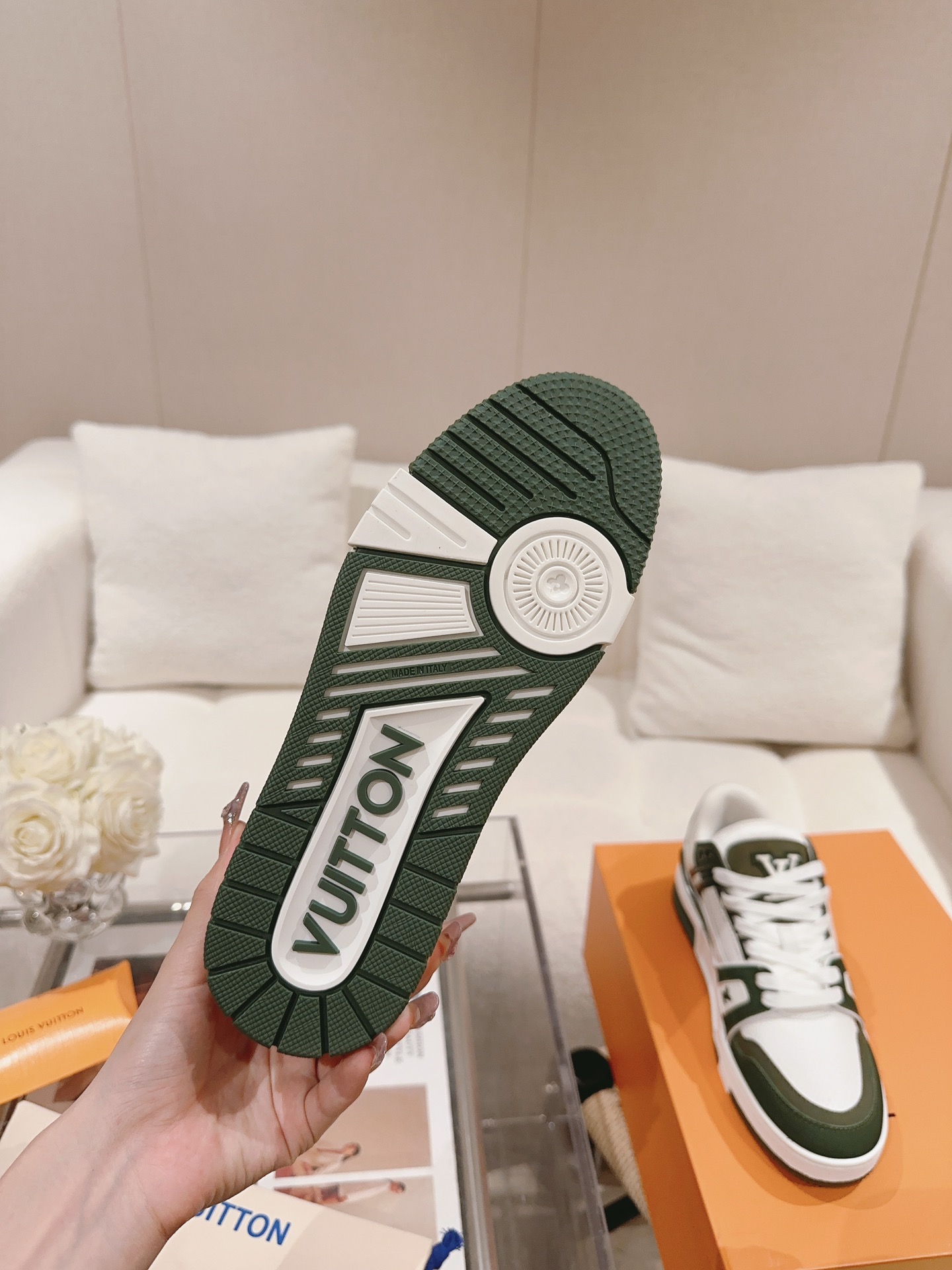 LOUIS VUITTON SNEAKERS