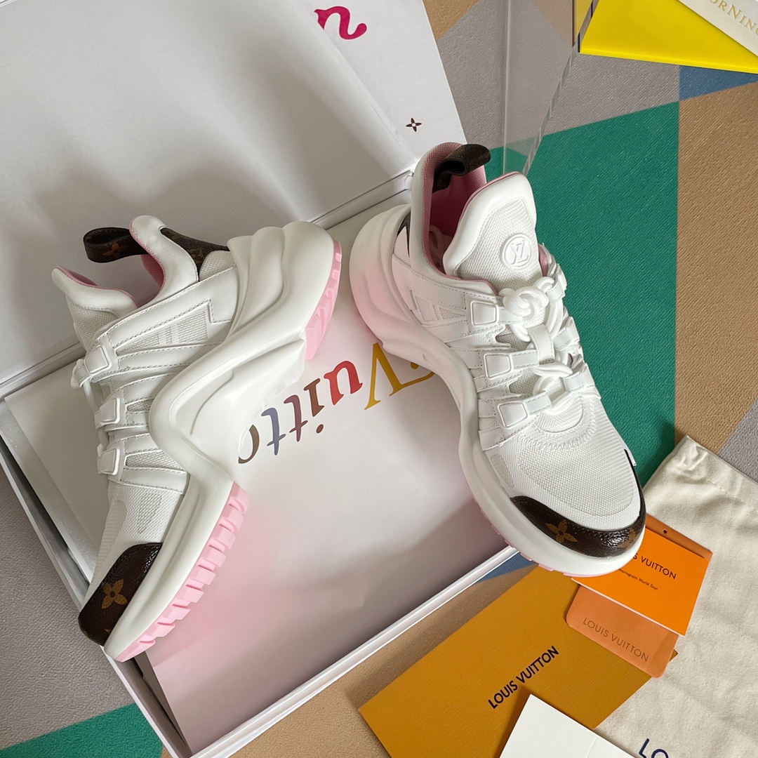 LOUIS VUITTON SNEAKERS