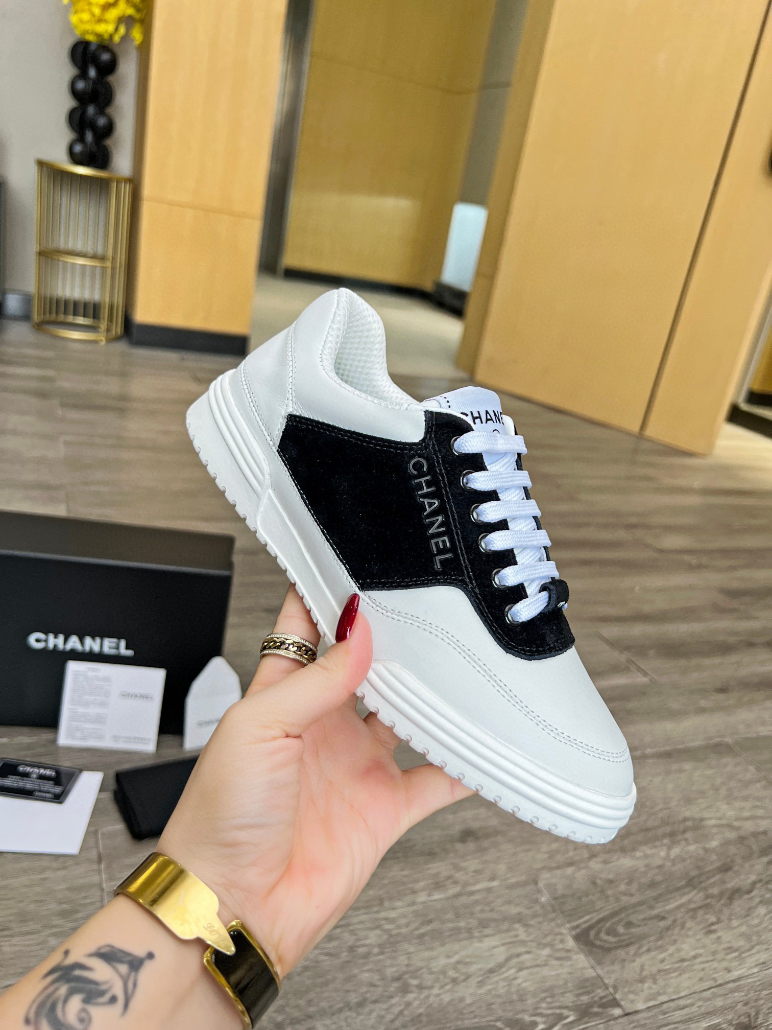 CHANEL SNEAKERS