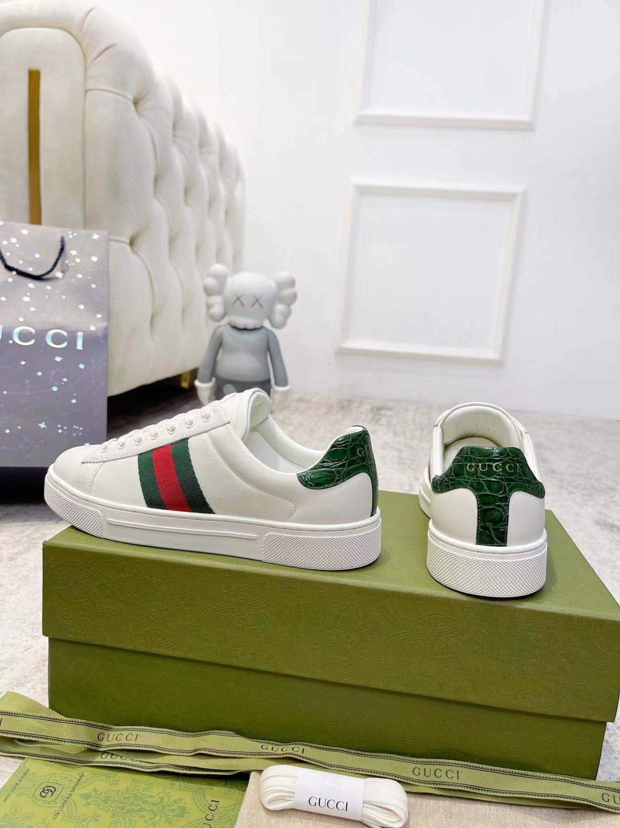 WOMEN'S GUCCI ACE SNEAKER WITH WEB