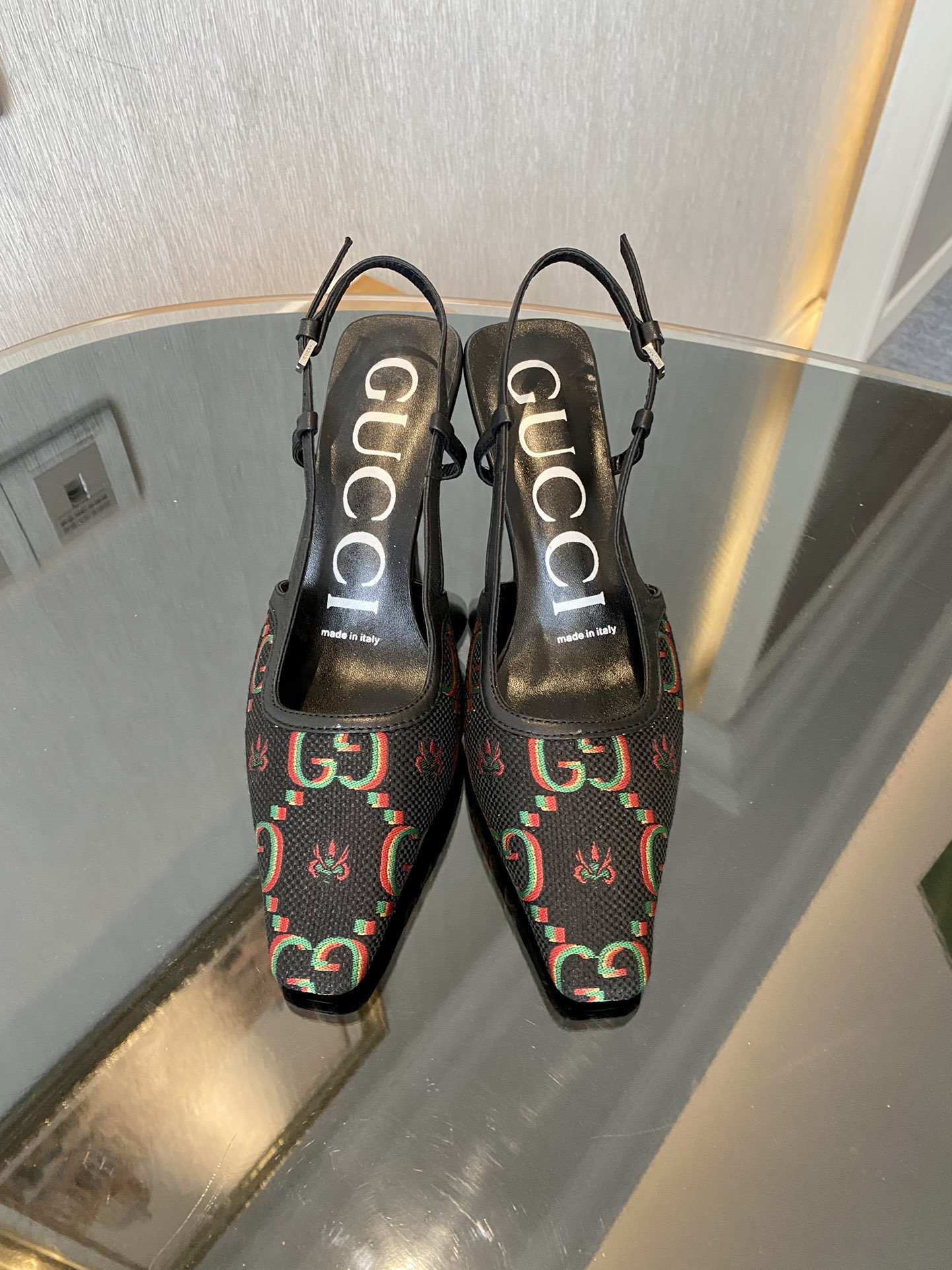 GUCCI SANDALS