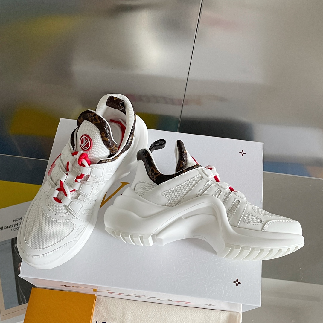 LOUIS VUITTON SNEAKERS