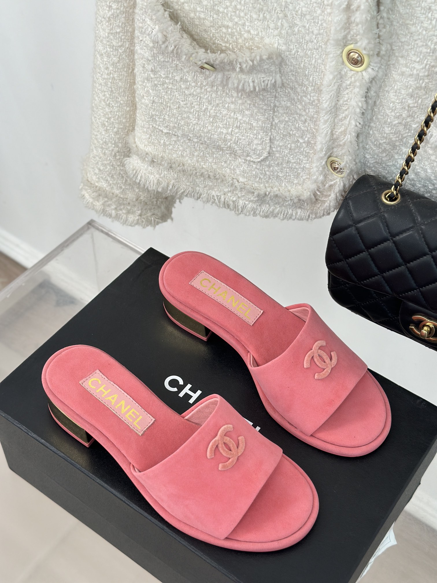 CHANEL SLIDES