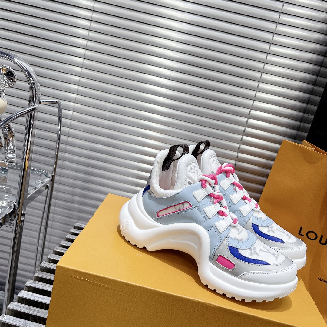 LOUIS VUITTON SNEAKERS