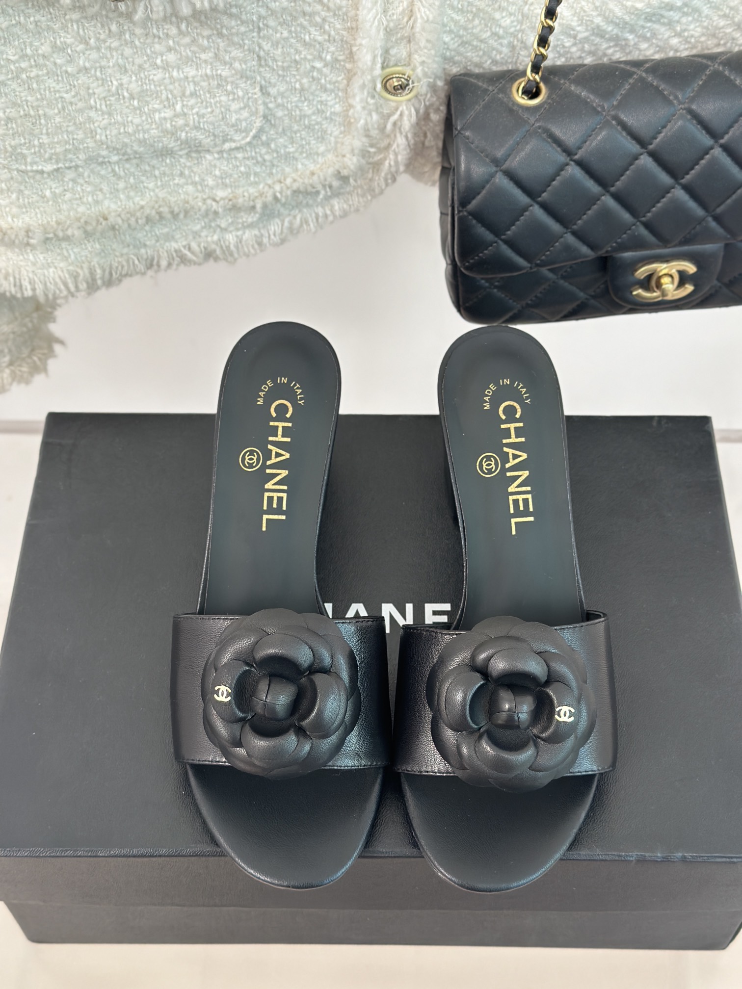 CHANEL SLIDES