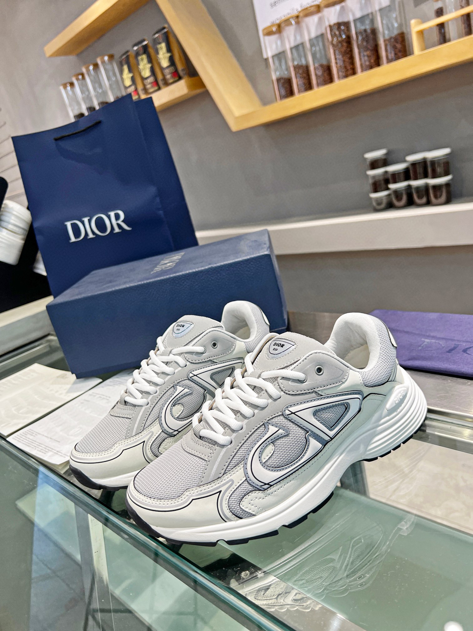 DIOR B30 SNEAKERS