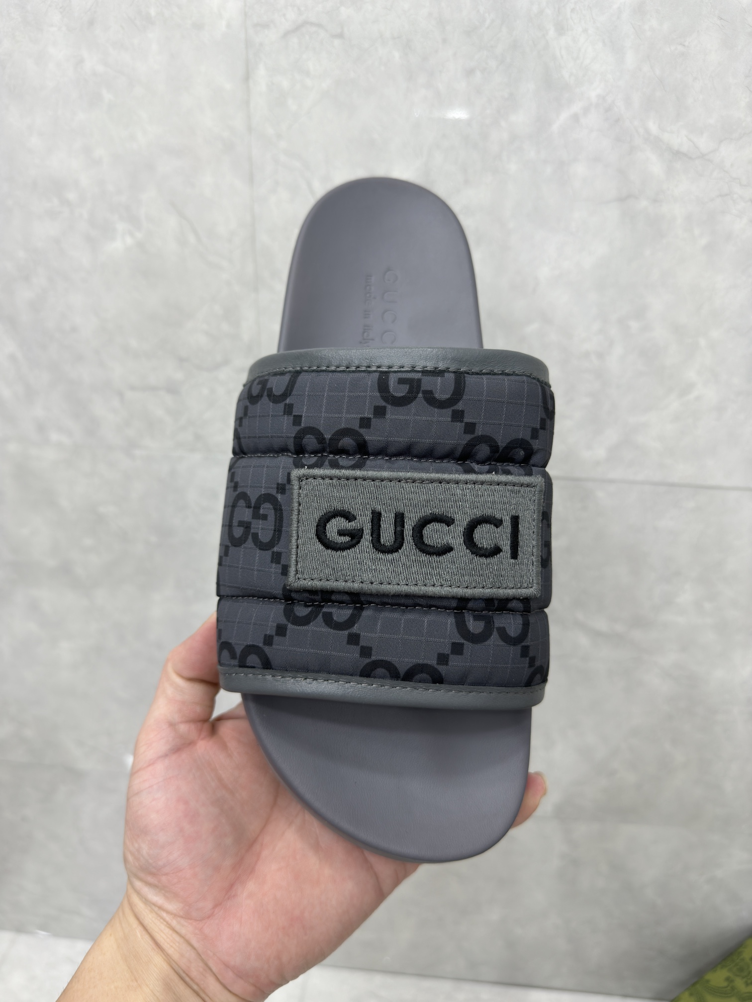 GUCCI SLIDES