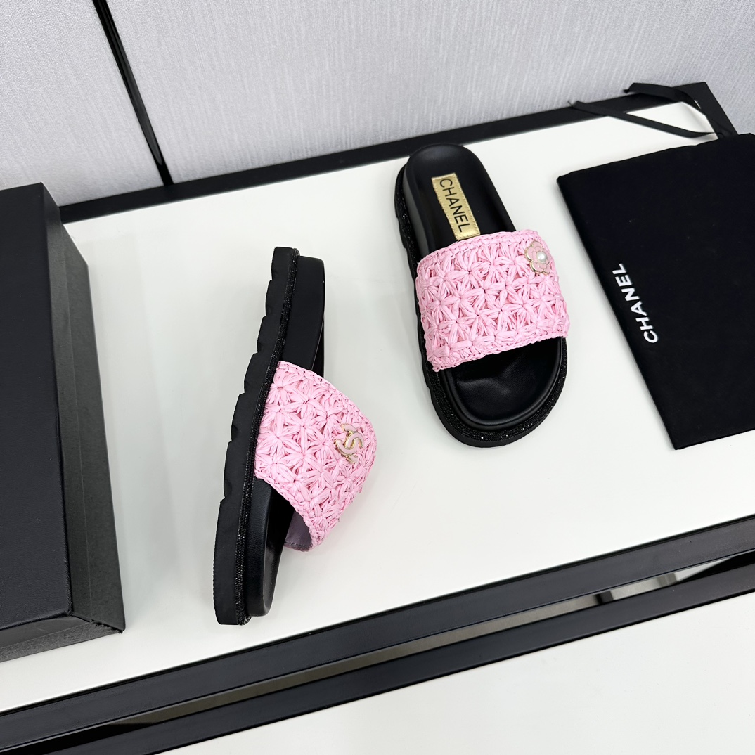 CHANEL hottest knitted slippers