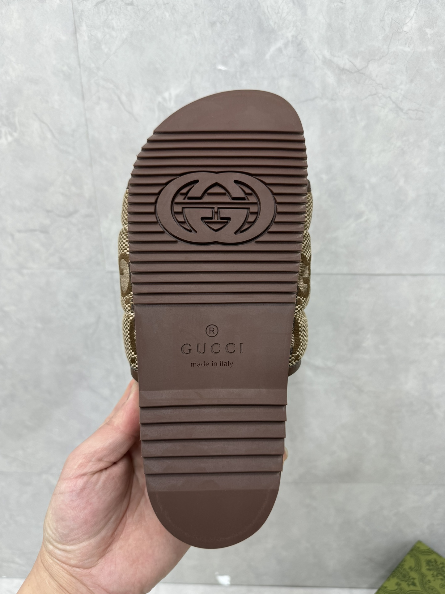GUCCI SLIDES