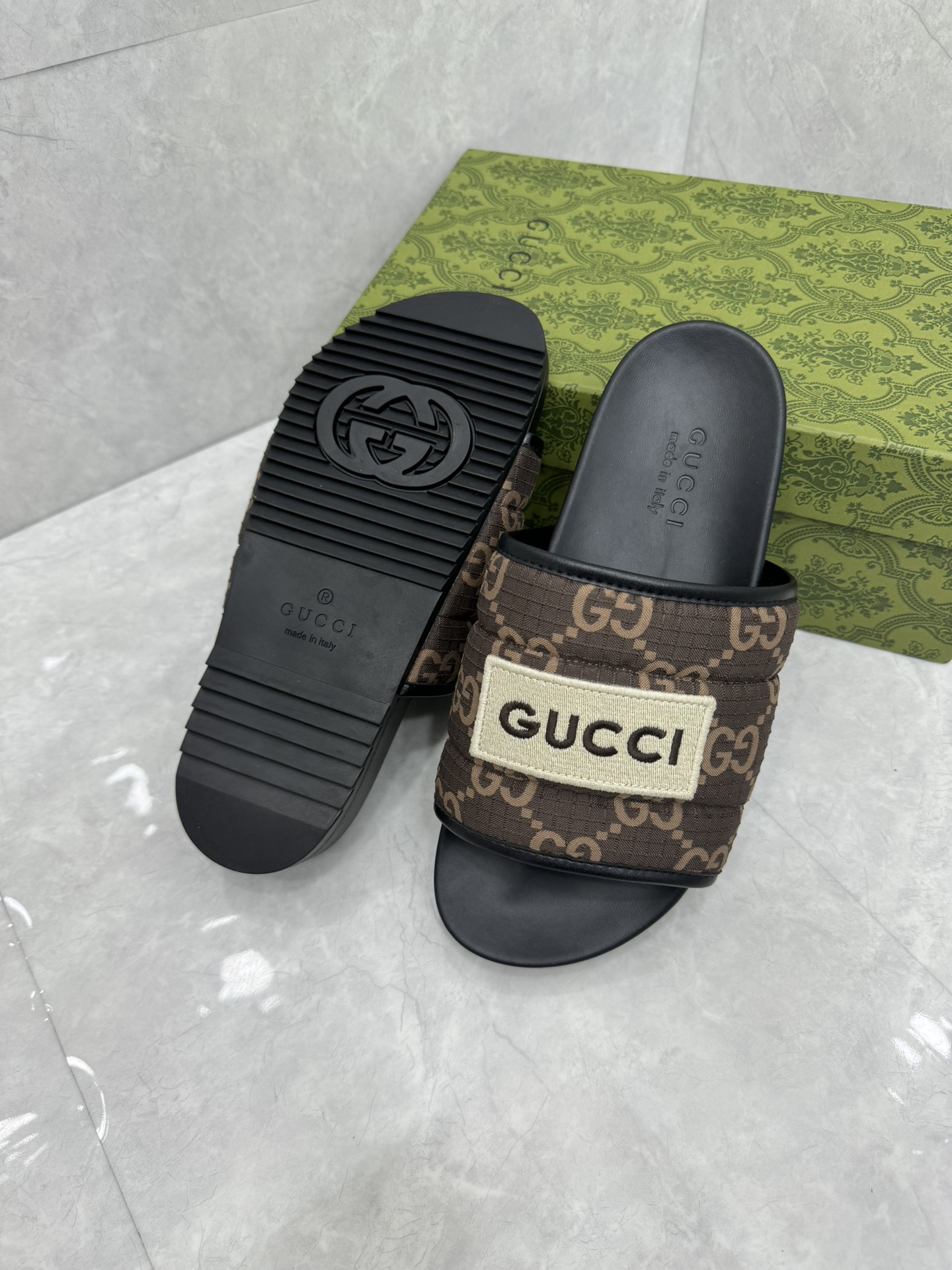 GUCCI SLIDES