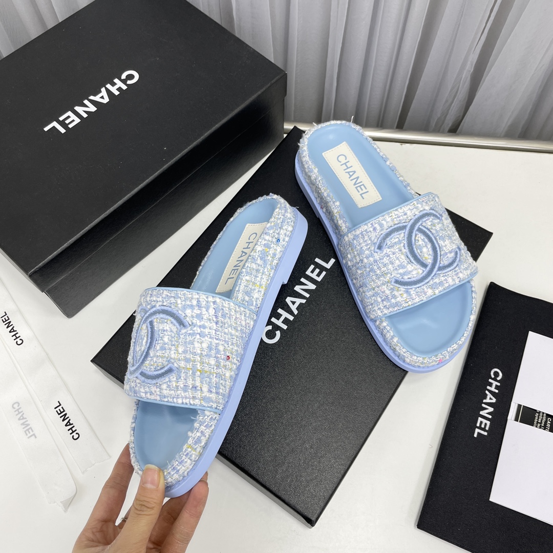 CHANEL SLIDES