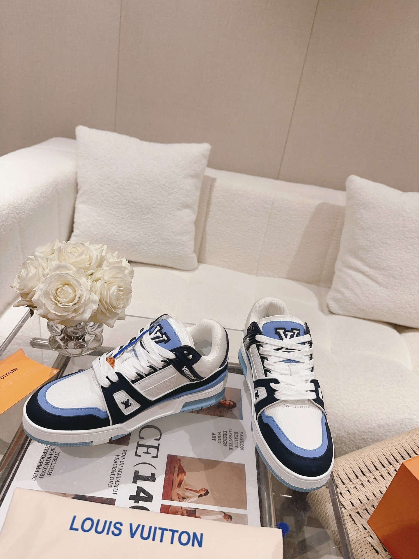 LOUIS VUITTON SNEAKERS