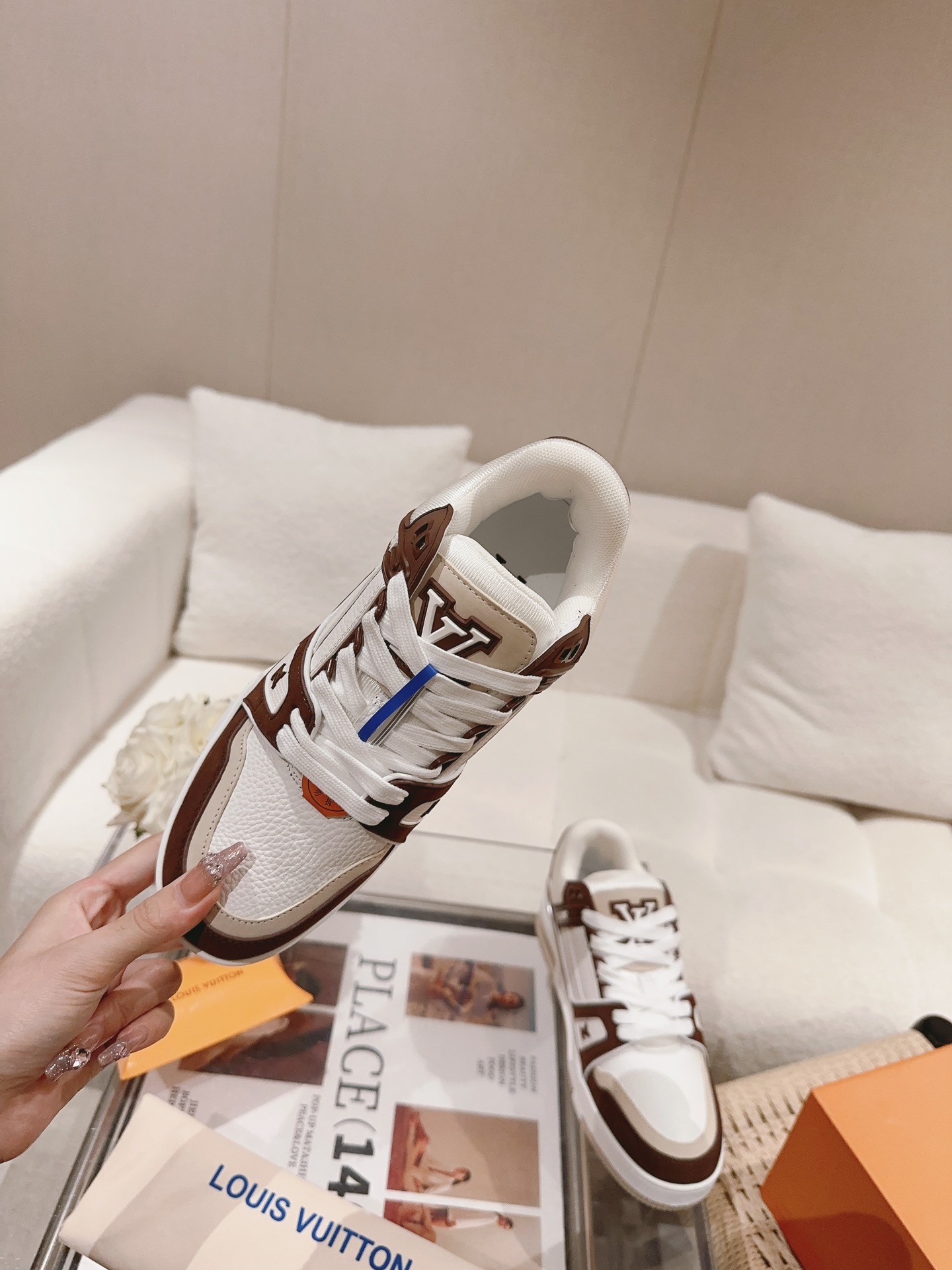 LOUIS VUITTON SNEAKERS