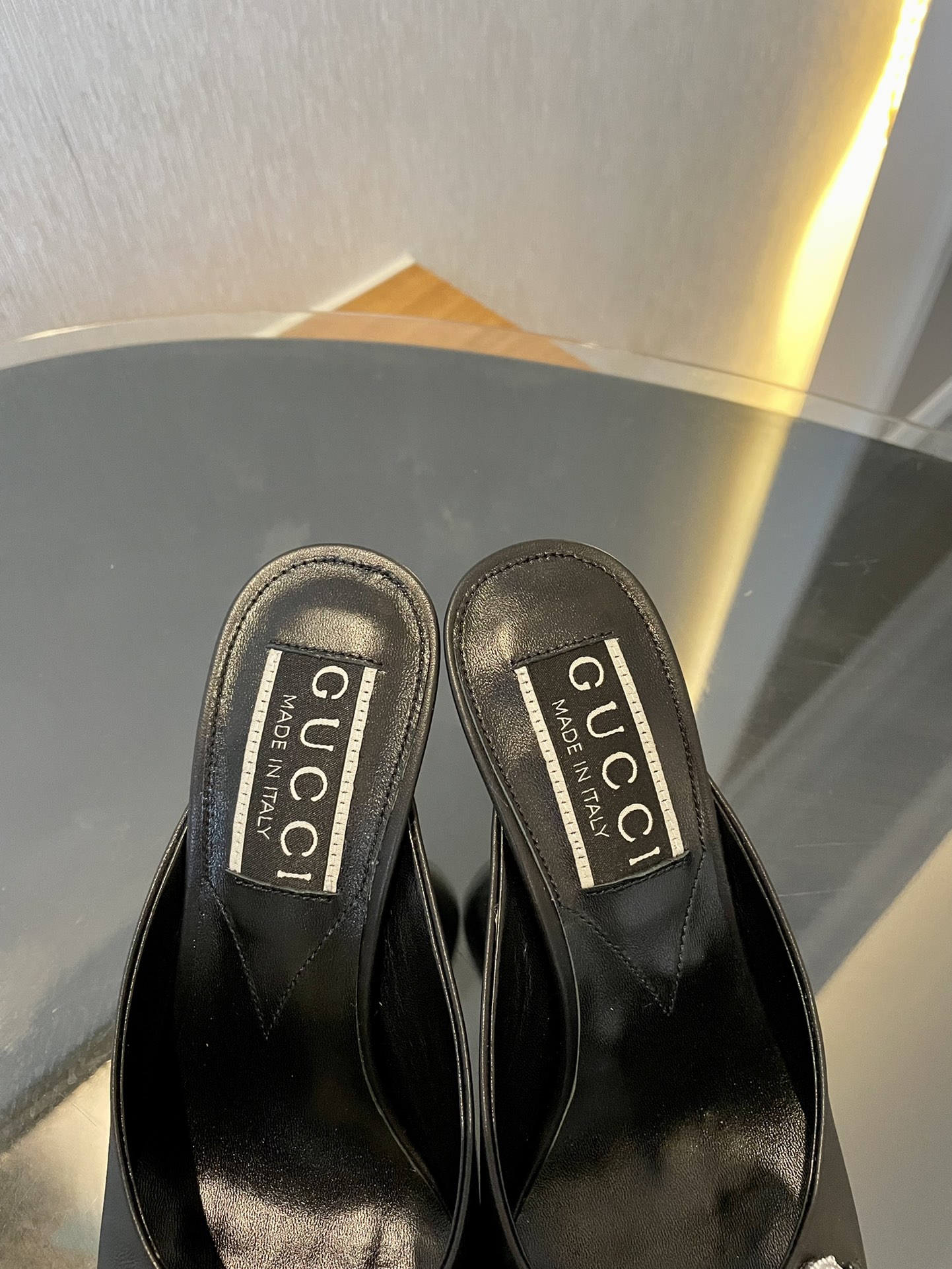 GUCCI SLIDES